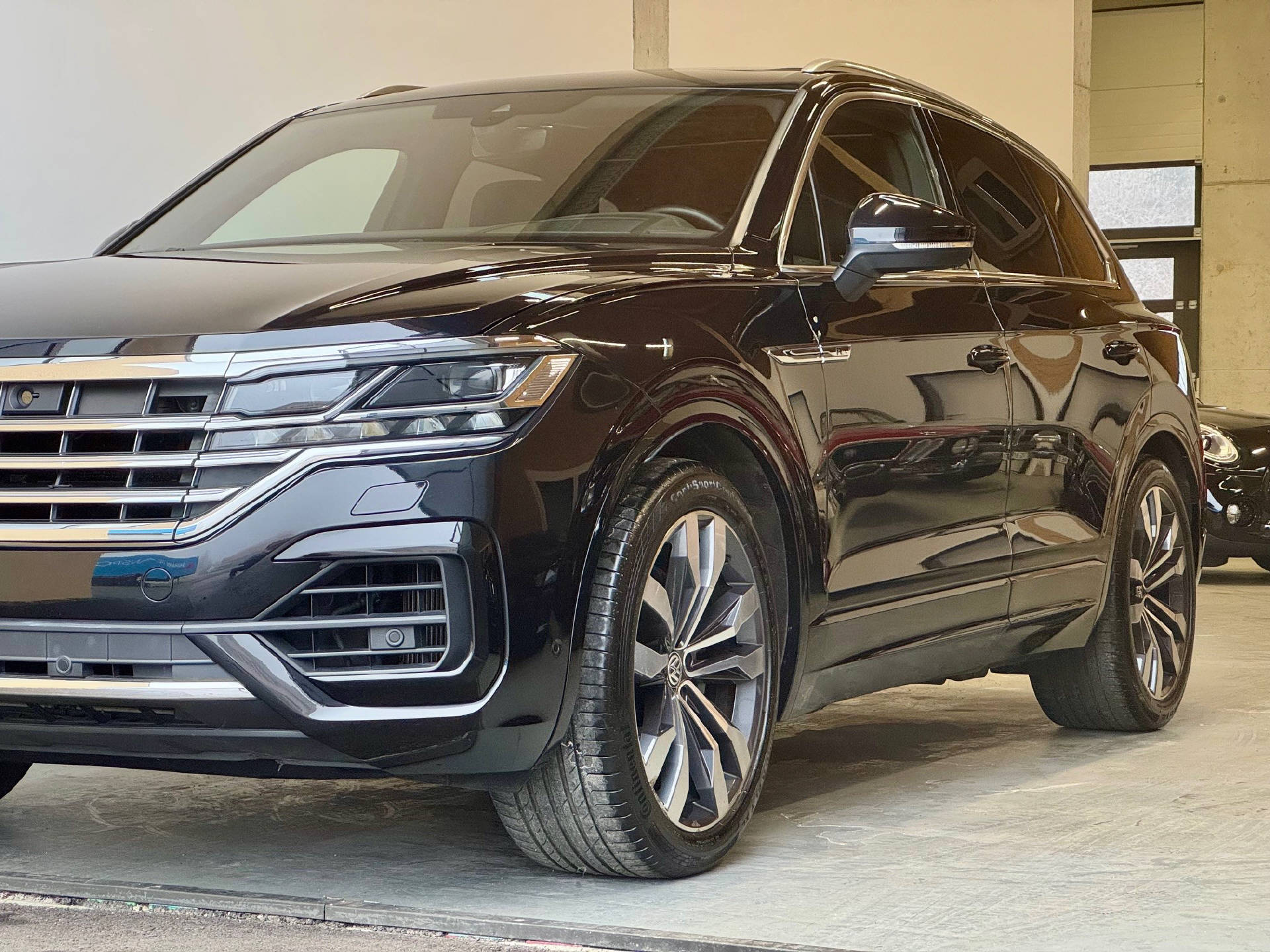 VW Touareg 3.0 V6 TDI 286 R-Line-image-12
