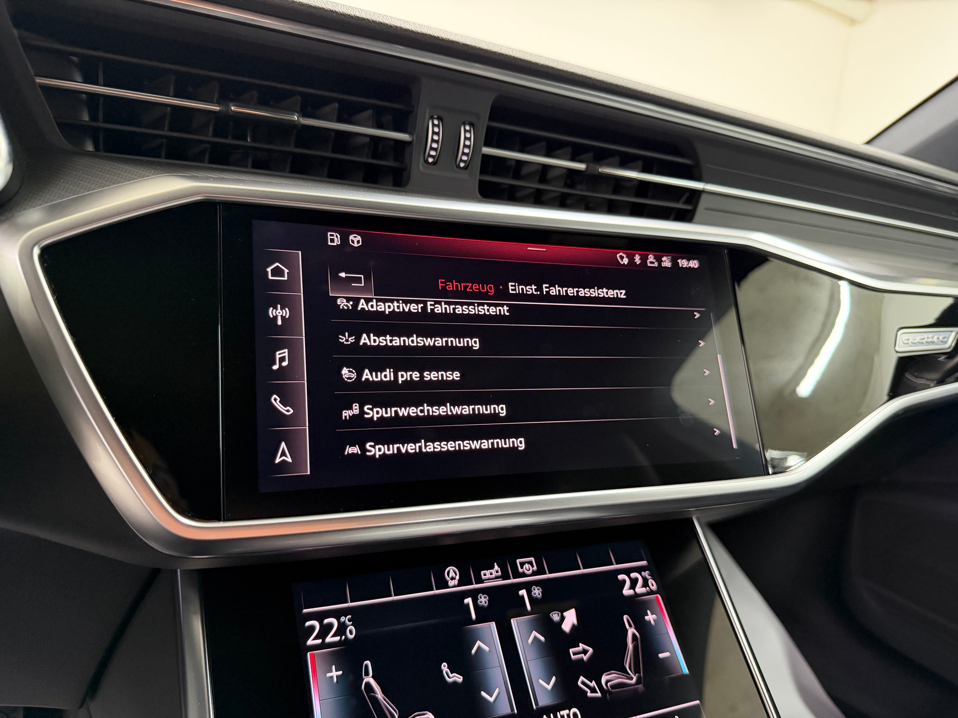 AUDI A6 Avant 50 TDI Sport 286PS Midnight Black quattro tiptronic / RF-Kamera / Panoramadach / Leder / Comfortkey / Matrix-LED /-image-17
