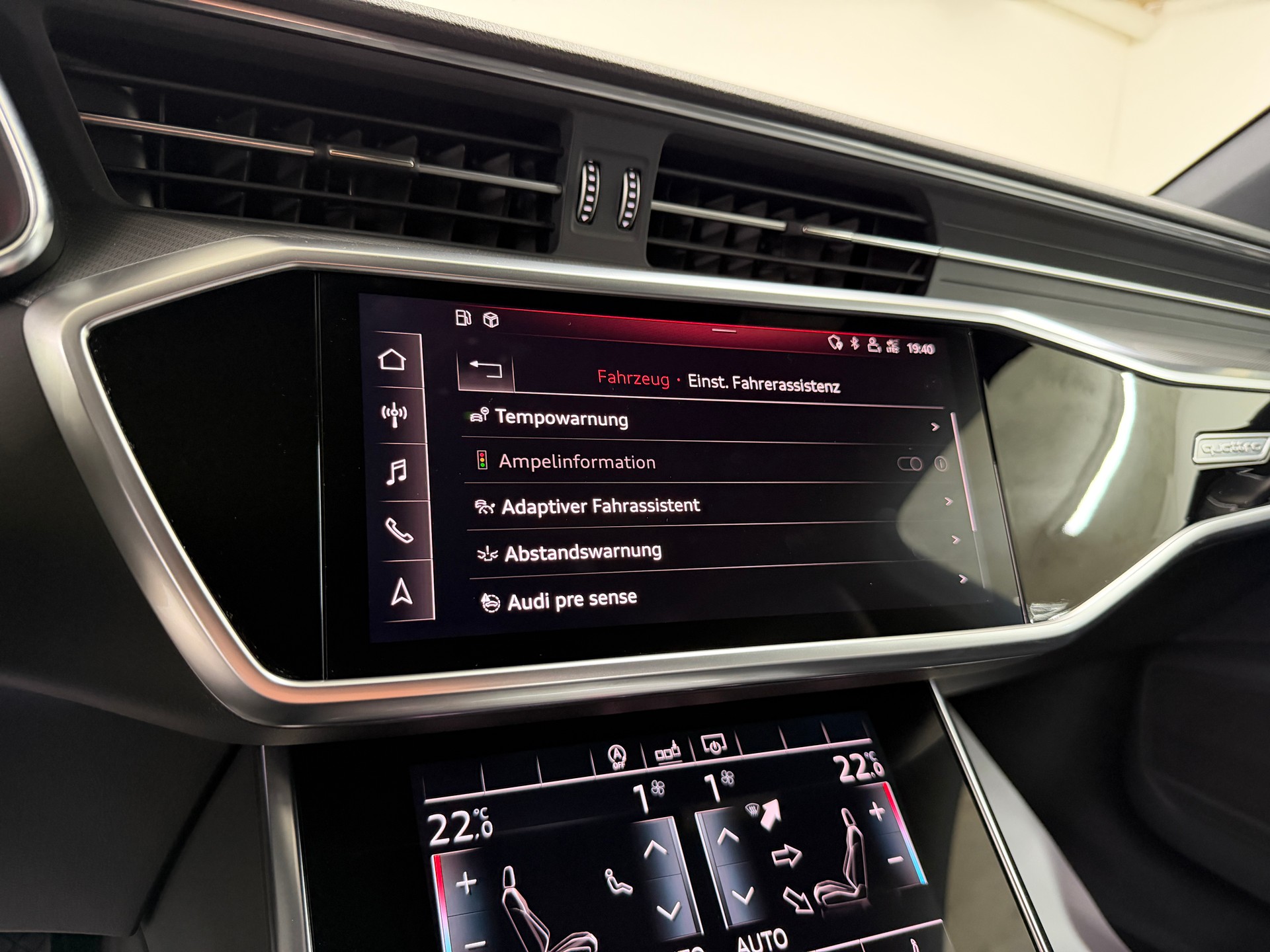 AUDI A6 Avant 50 TDI Sport 286PS Midnight Black quattro tiptronic / RF-Kamera / Panoramadach / Leder / Comfortkey / Matrix-LED /-image-16