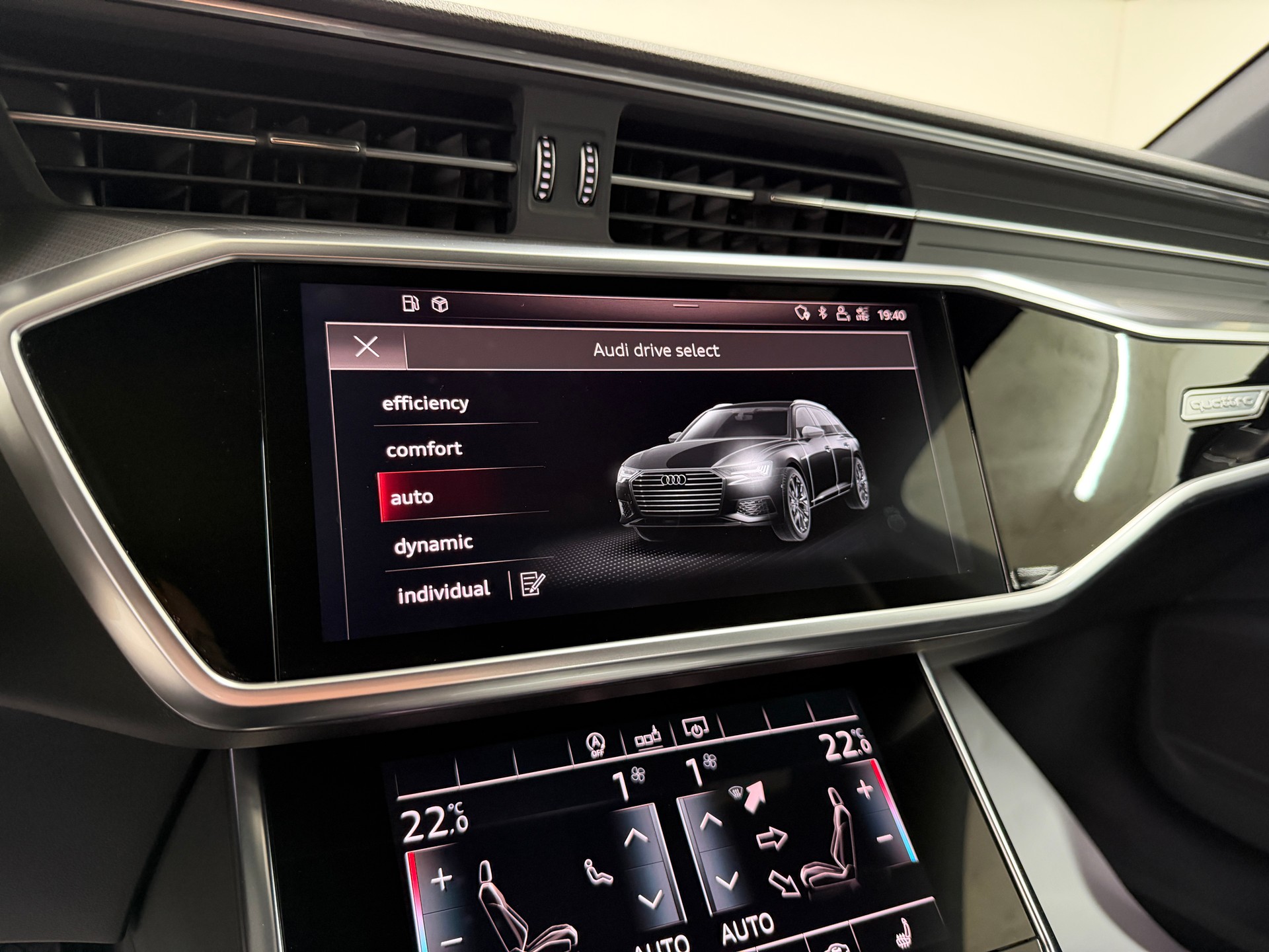 AUDI A6 Avant 50 TDI Sport 286PS Midnight Black quattro tiptronic / RF-Kamera / Panoramadach / Leder / Comfortkey / Matrix-LED /-image-15