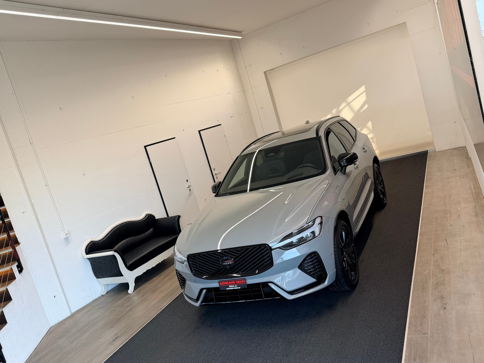 VOLVO XC60 T6 eAWD PluginHybrid Black Edition Geartronic-image-3