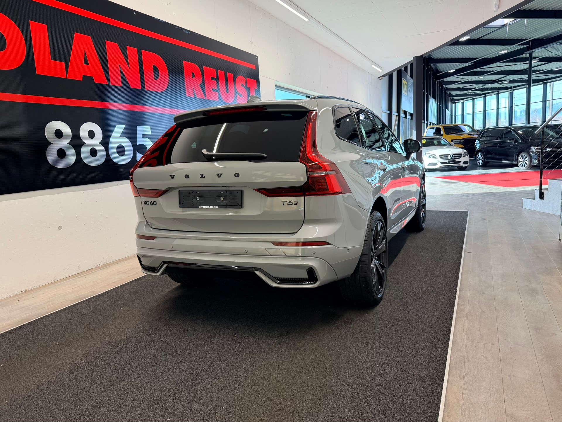 VOLVO XC60 T6 eAWD PluginHybrid Black Edition Geartronic-image-5