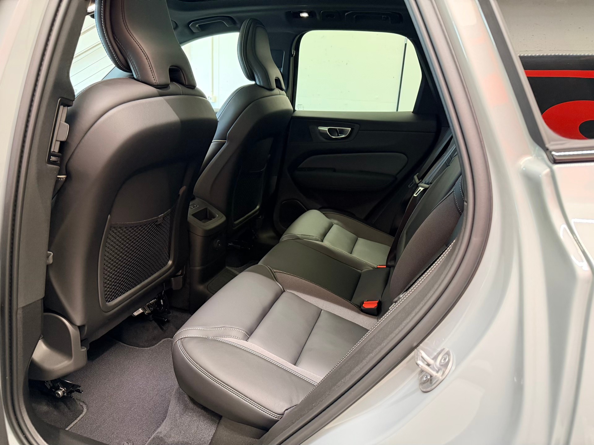 VOLVO XC60 T6 eAWD PluginHybrid Black Edition Geartronic-image-12