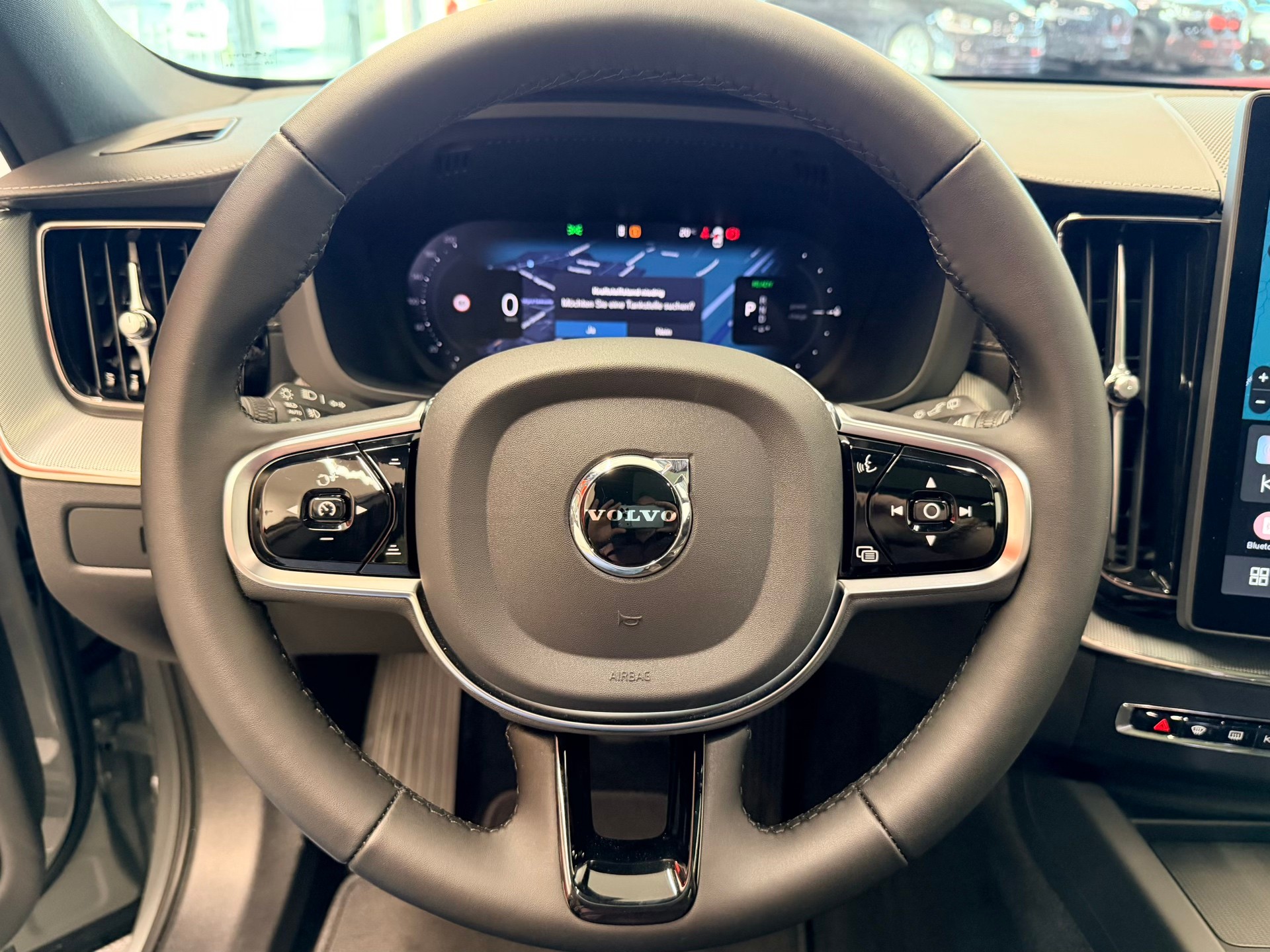VOLVO XC60 T6 eAWD PluginHybrid Black Edition Geartronic-image-22