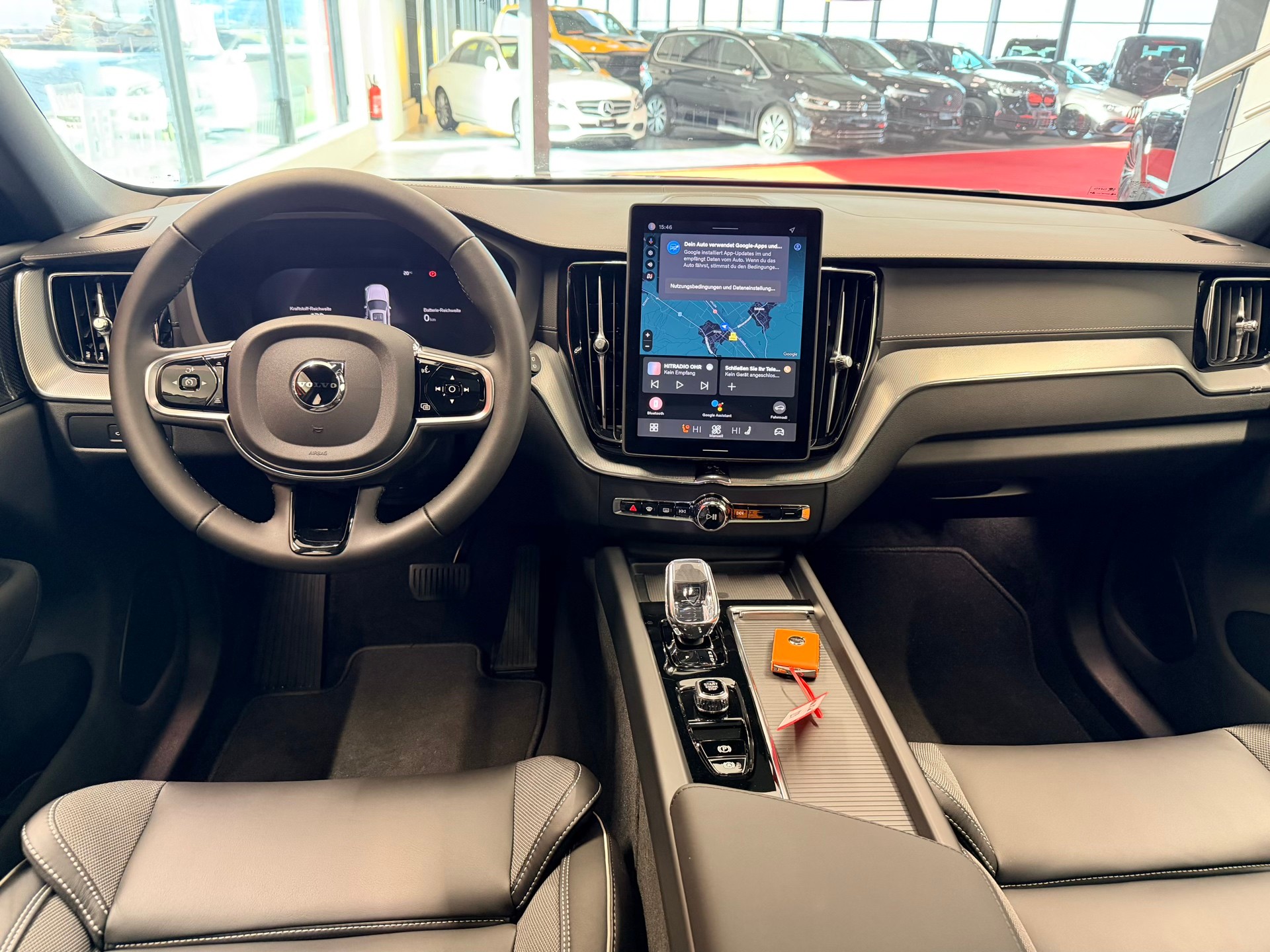 VOLVO XC60 T6 eAWD PluginHybrid Black Edition Geartronic-image-15