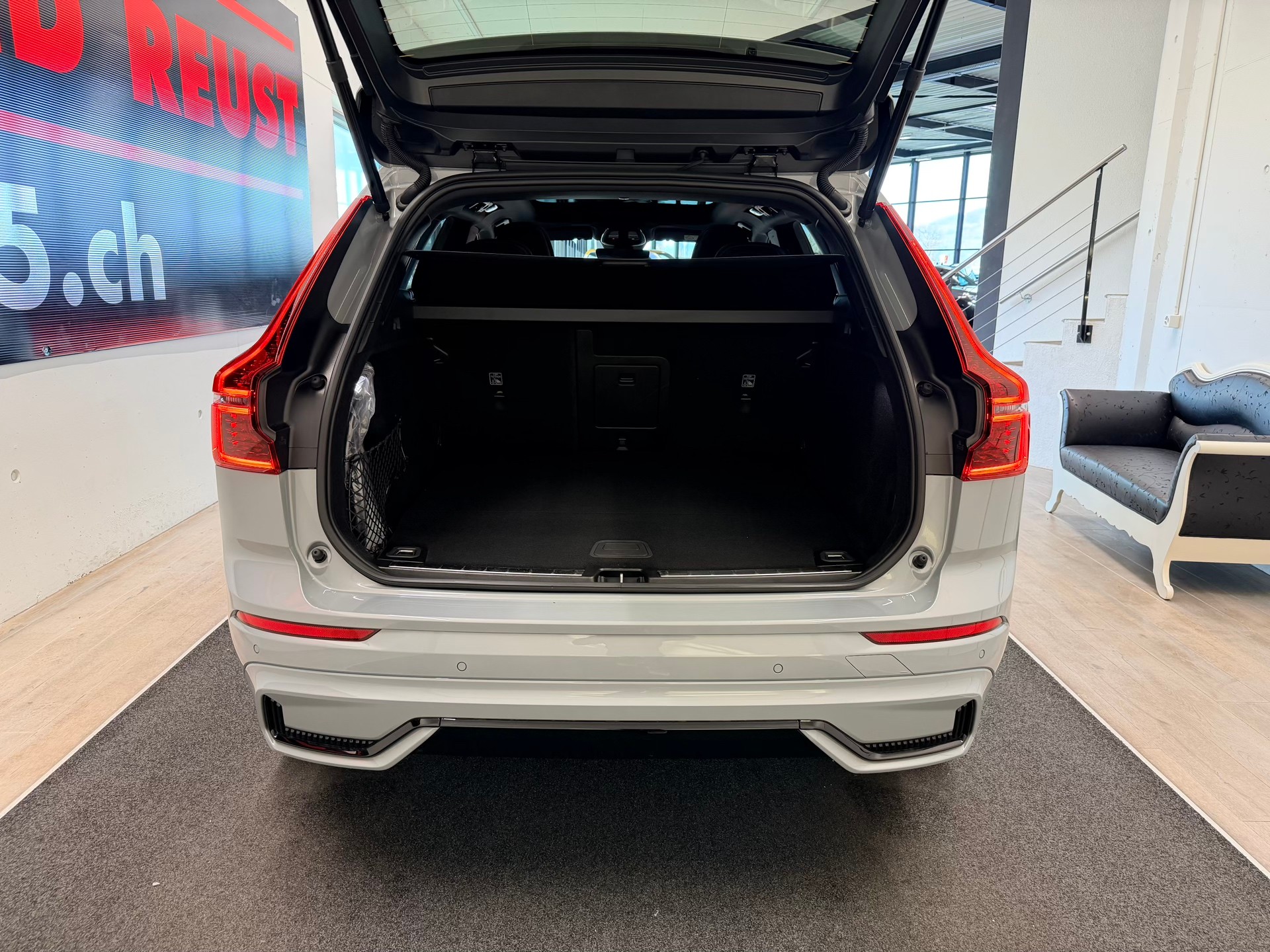 VOLVO XC60 T6 eAWD PluginHybrid Black Edition Geartronic-image-7