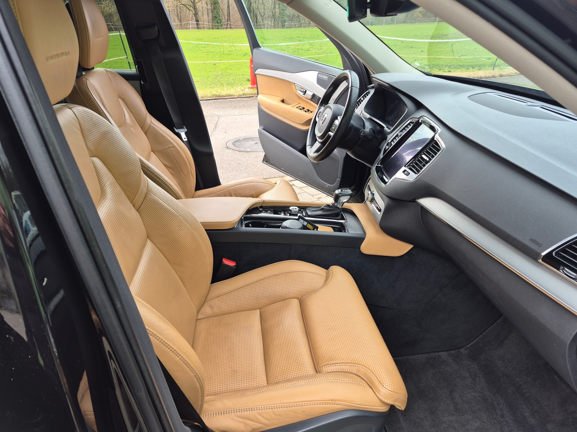 VOLVO XC90 D5 AWD Inscription Geartronic-image-7