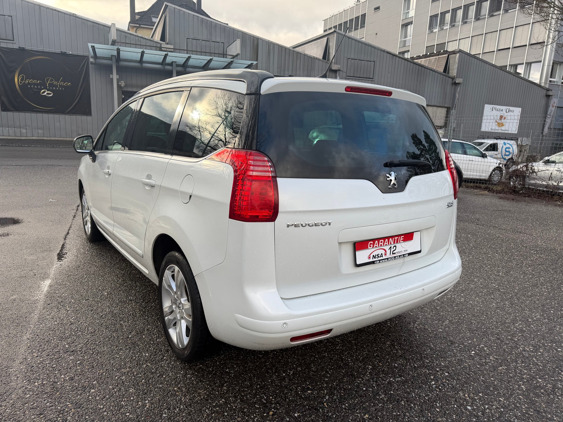 PEUGEOT 5008 1.6 16V T Allure Automatic * 07x Sitze * Gr. Navi * Xenon * Tempomat * PDC V&H *-image-12