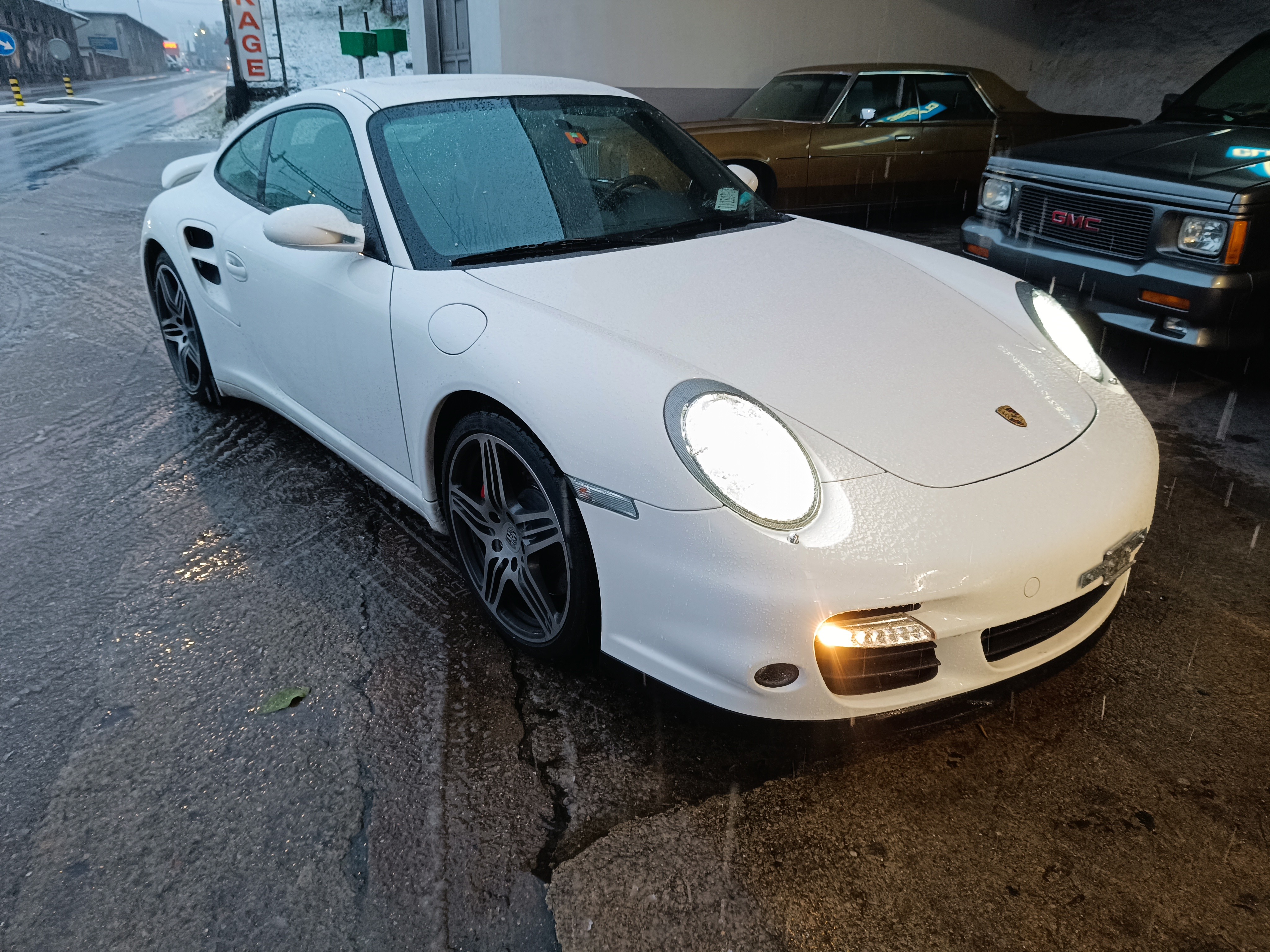 PORSCHE 911 Turbo — slika 1