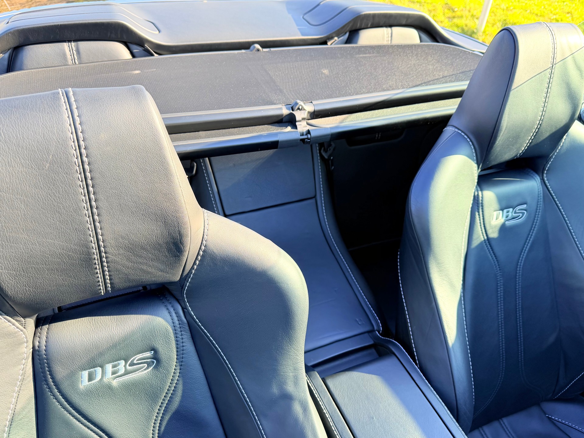 ASTON MARTIN ASTON "DBS VOLANTE" 517 PS V 12 !! TOUCHTRONIC 2 . KM 77`000. TOP AUSSTATTUNG. SONDERLACKIERUNG. AB MFK. PREIS 75`800.--image-13