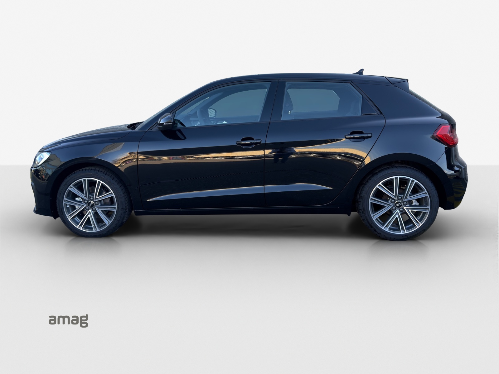 AUDI A1 Sportback 30 TFSI Attraction S-tronic-image-1