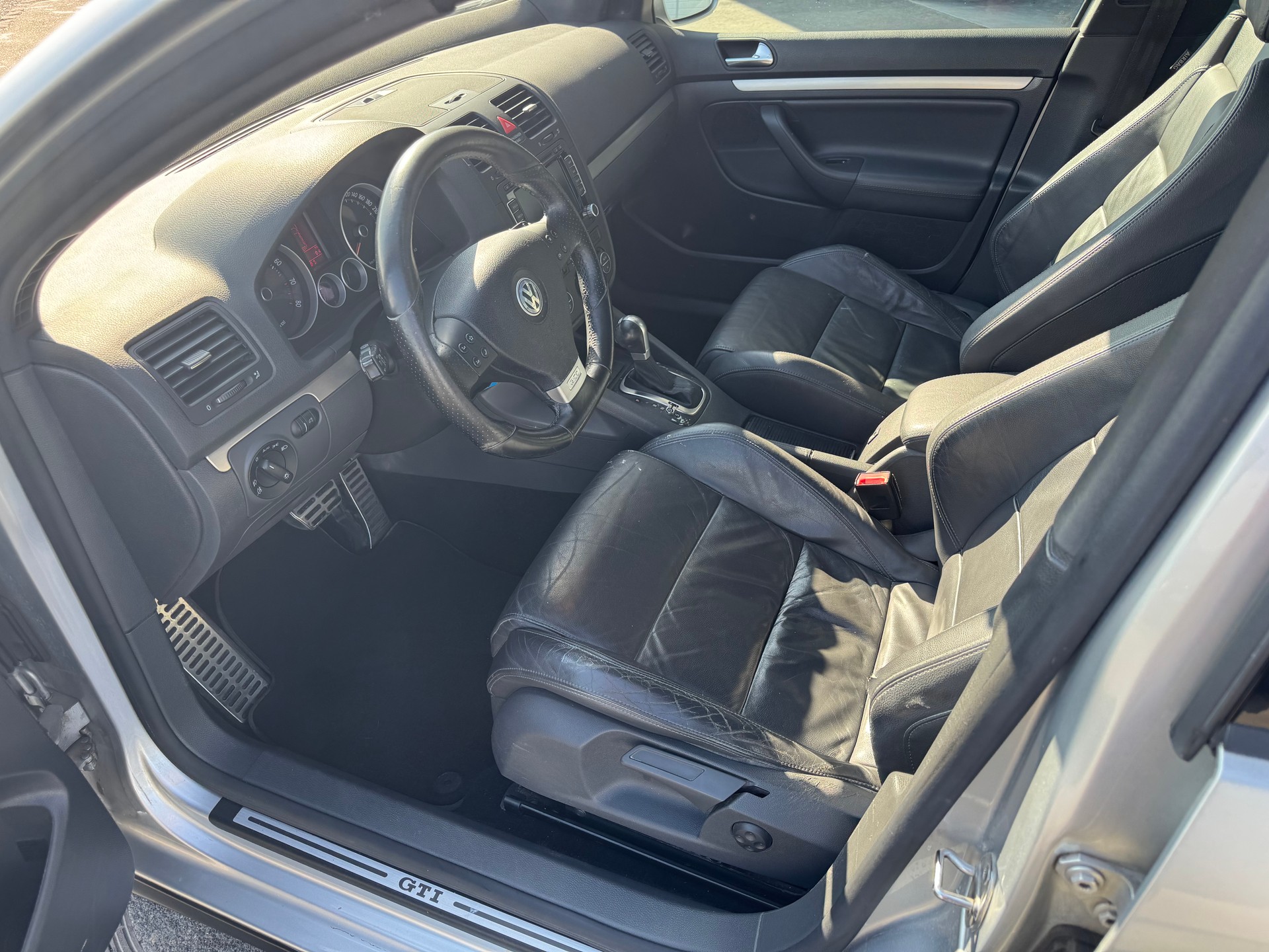 VW Golf 2.0 TFSI GTI-image-6