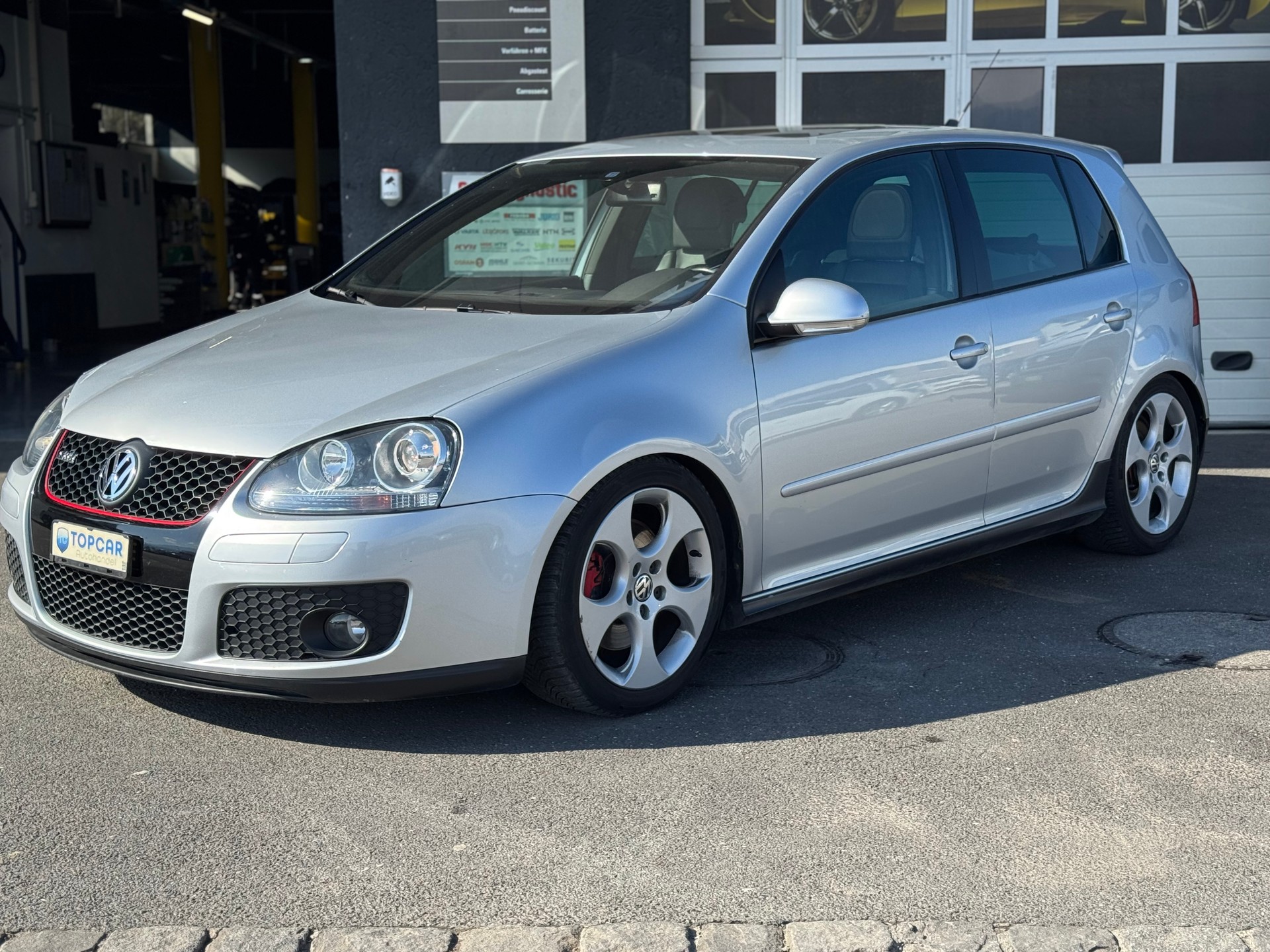VW Golf 2.0 TFSI GTI-image-13