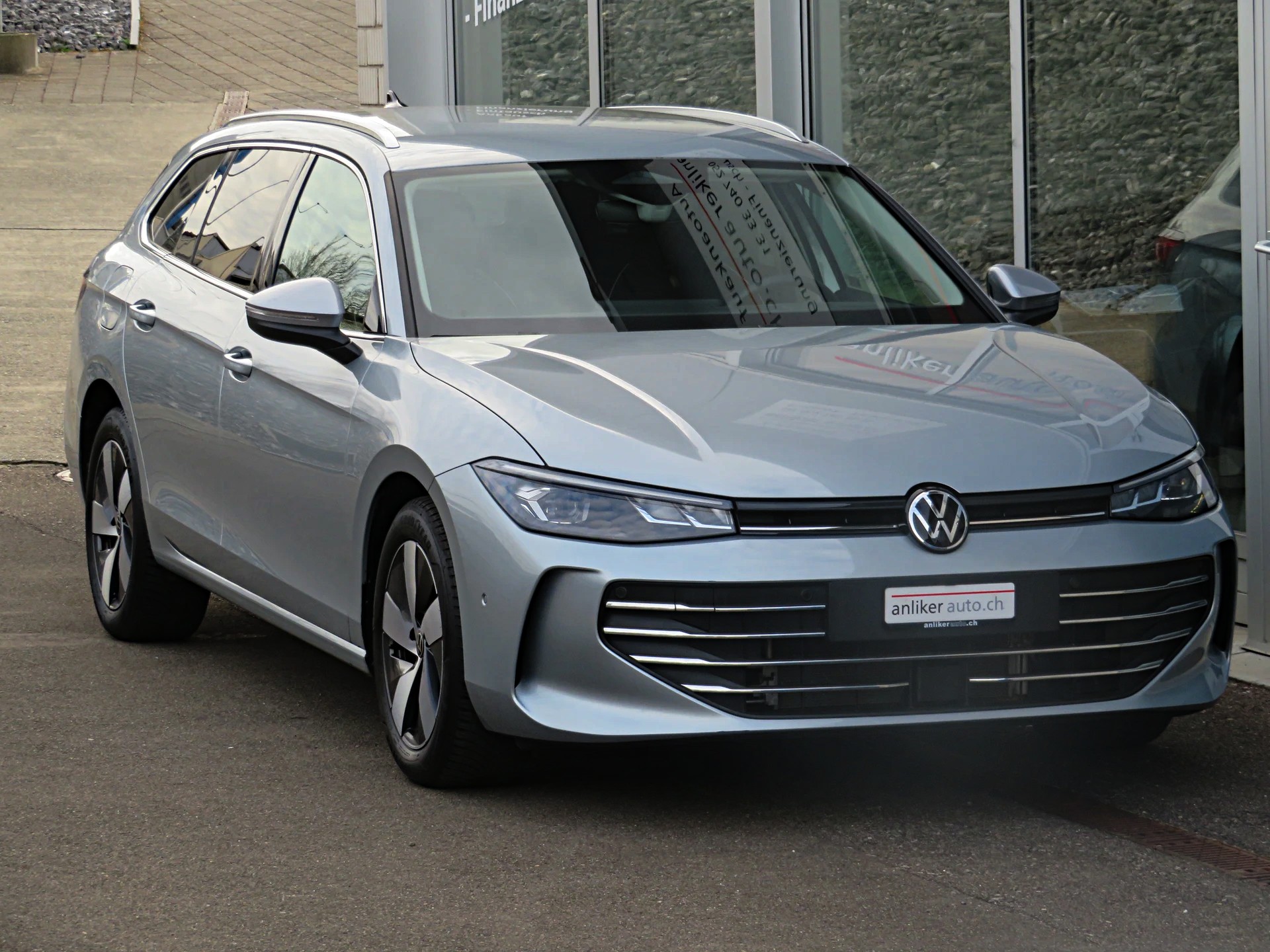 VW Passat Variant 1.5 TSI evo2 Plug-In- Hybrid Business DSG-image-1