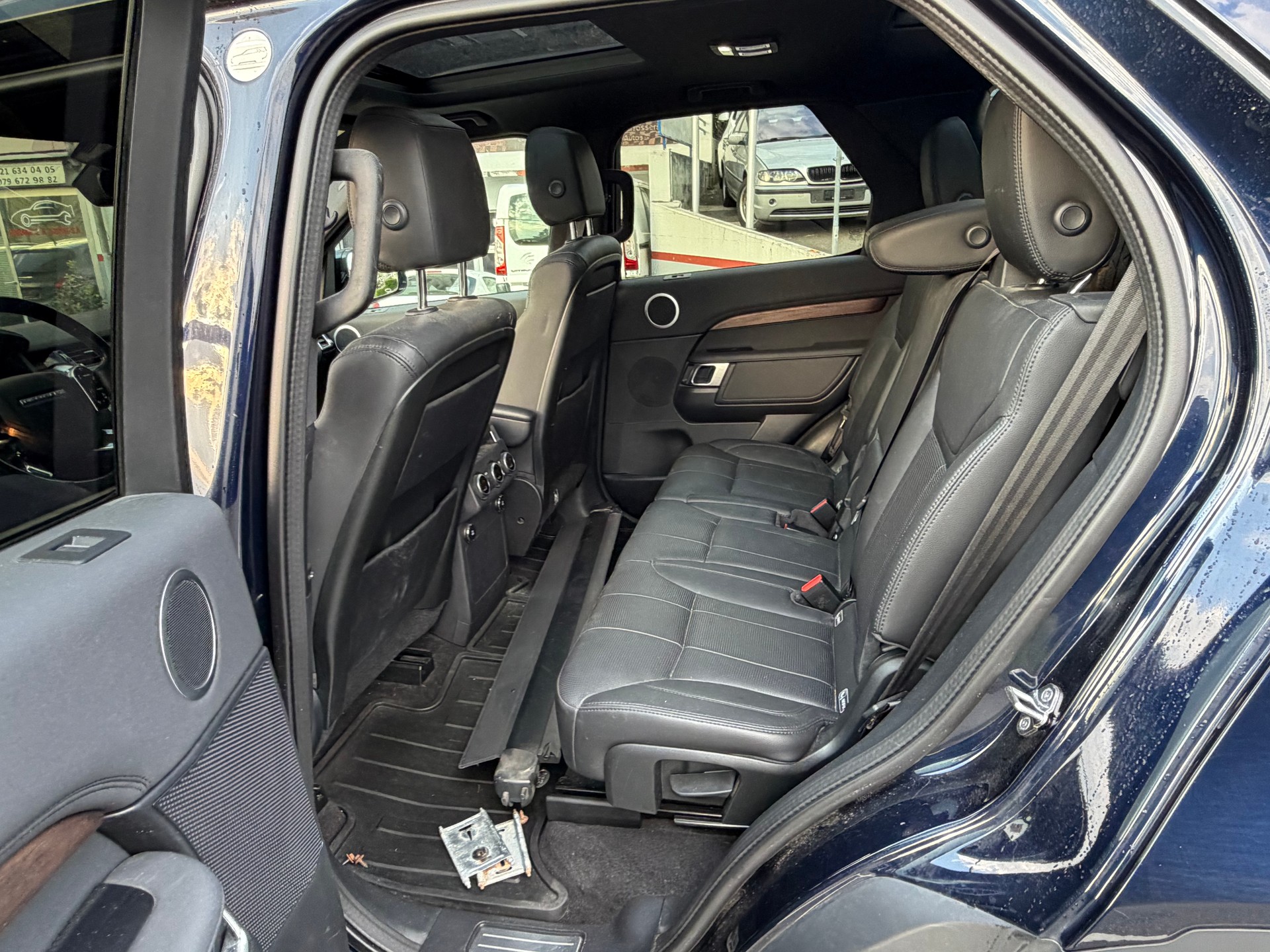 LAND ROVER Discovery 2.0 SD4 HSE Luxury Automatic-image-9