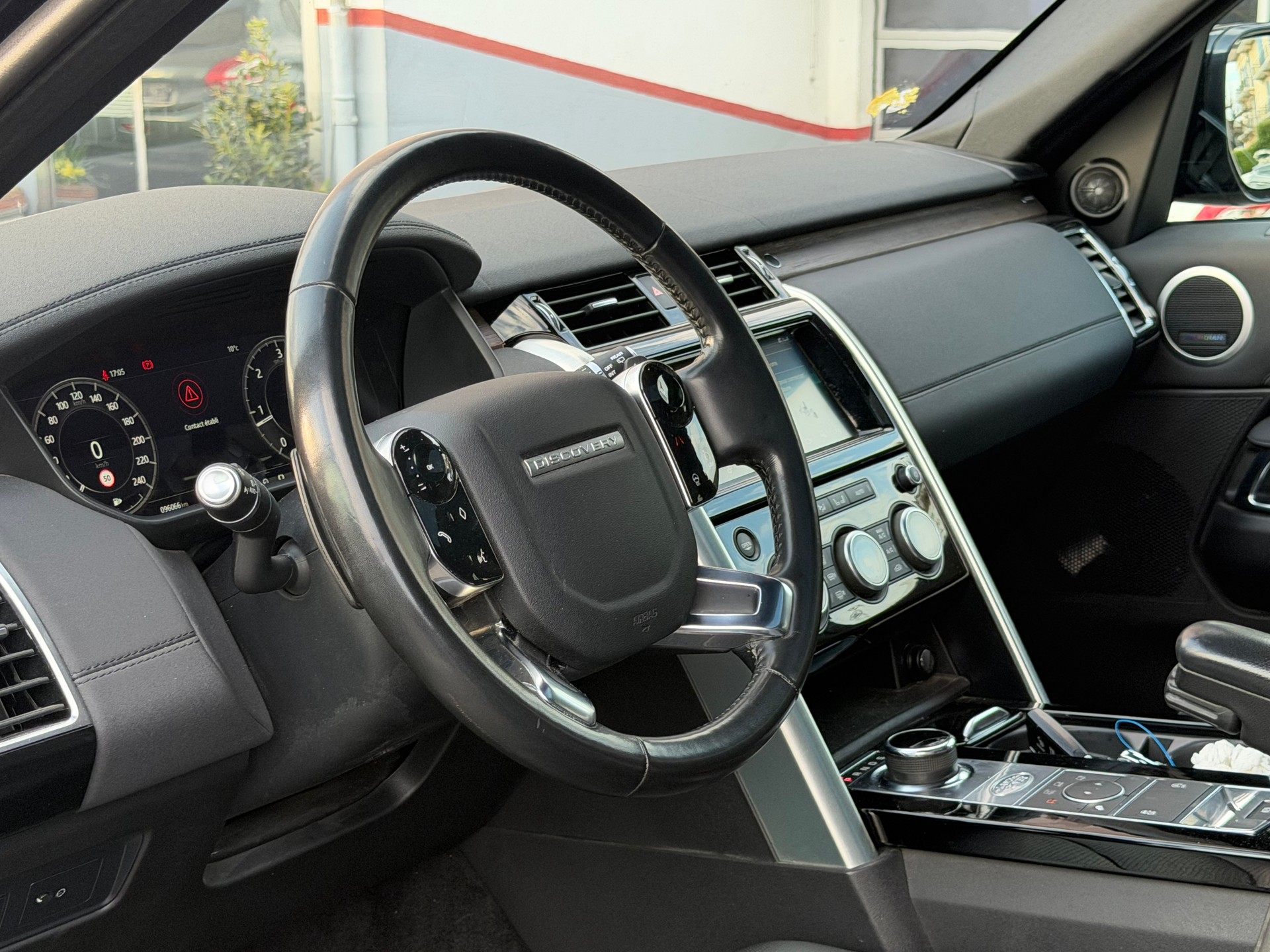 LAND ROVER Discovery 2.0 SD4 HSE Luxury Automatic-image-6