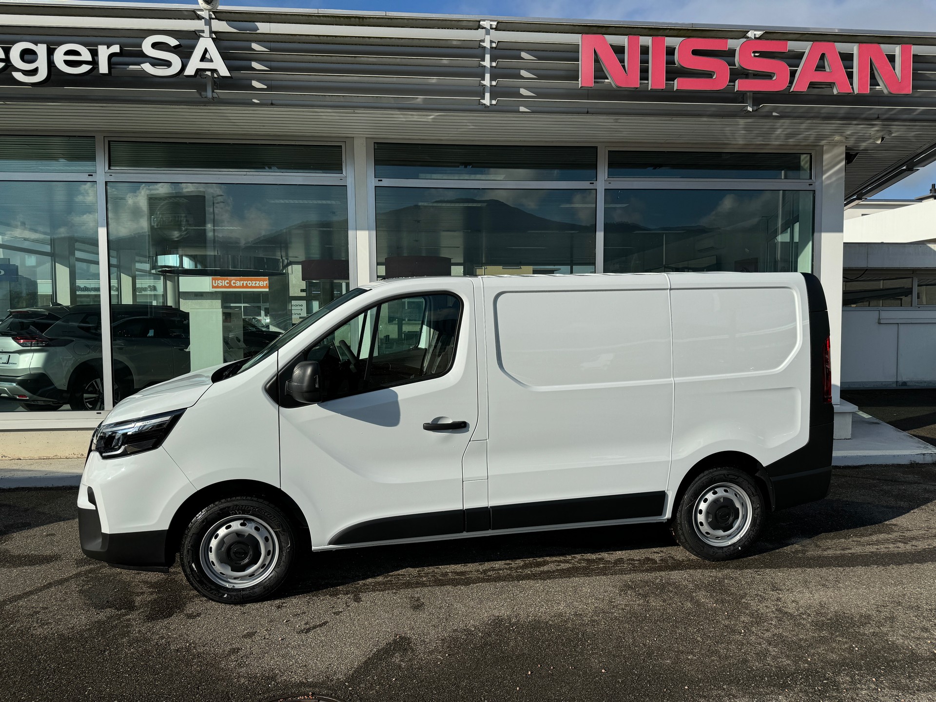 NISSAN Primastar dCi 130 3.0 L1H1 Acenta-image-3