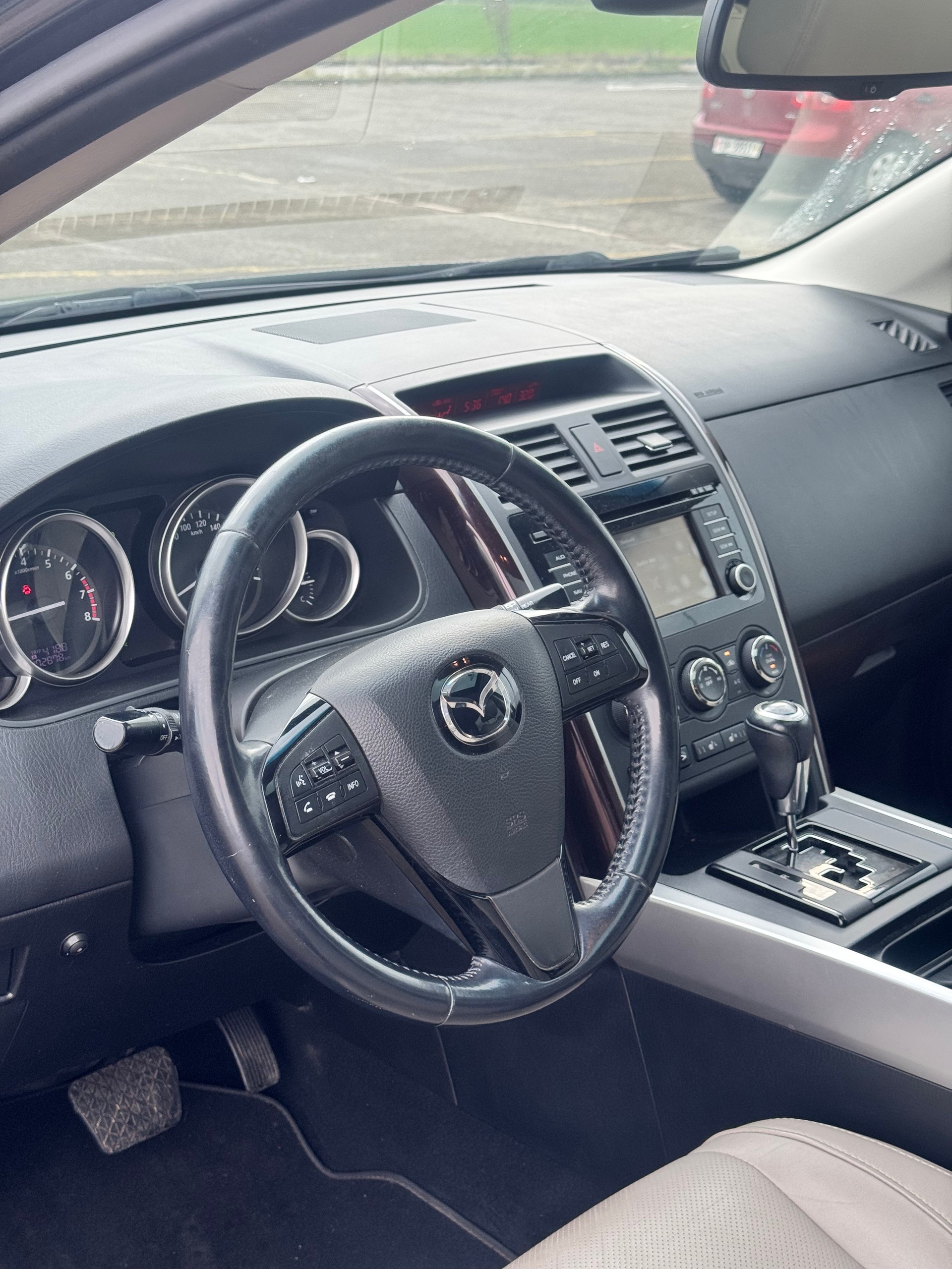 MAZDA CX-9 3.7 V6 Revolution Automatic-image-12