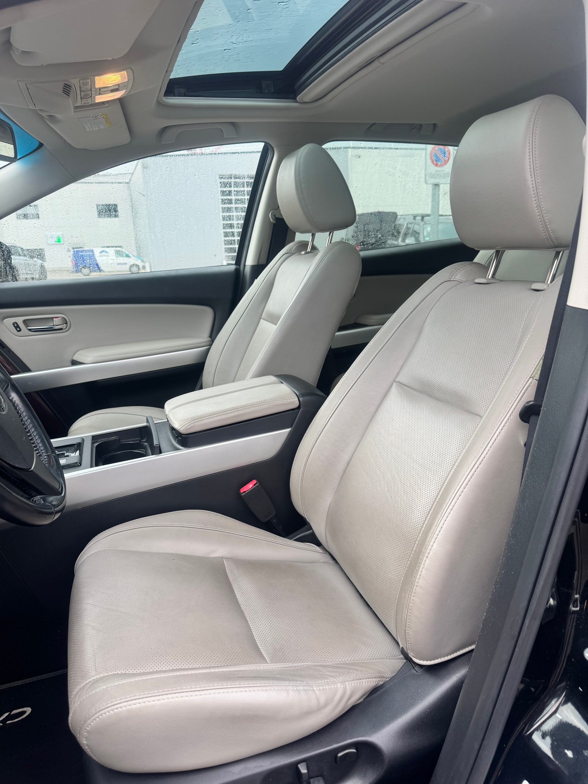 MAZDA CX-9 3.7 V6 Revolution Automatic-image-11