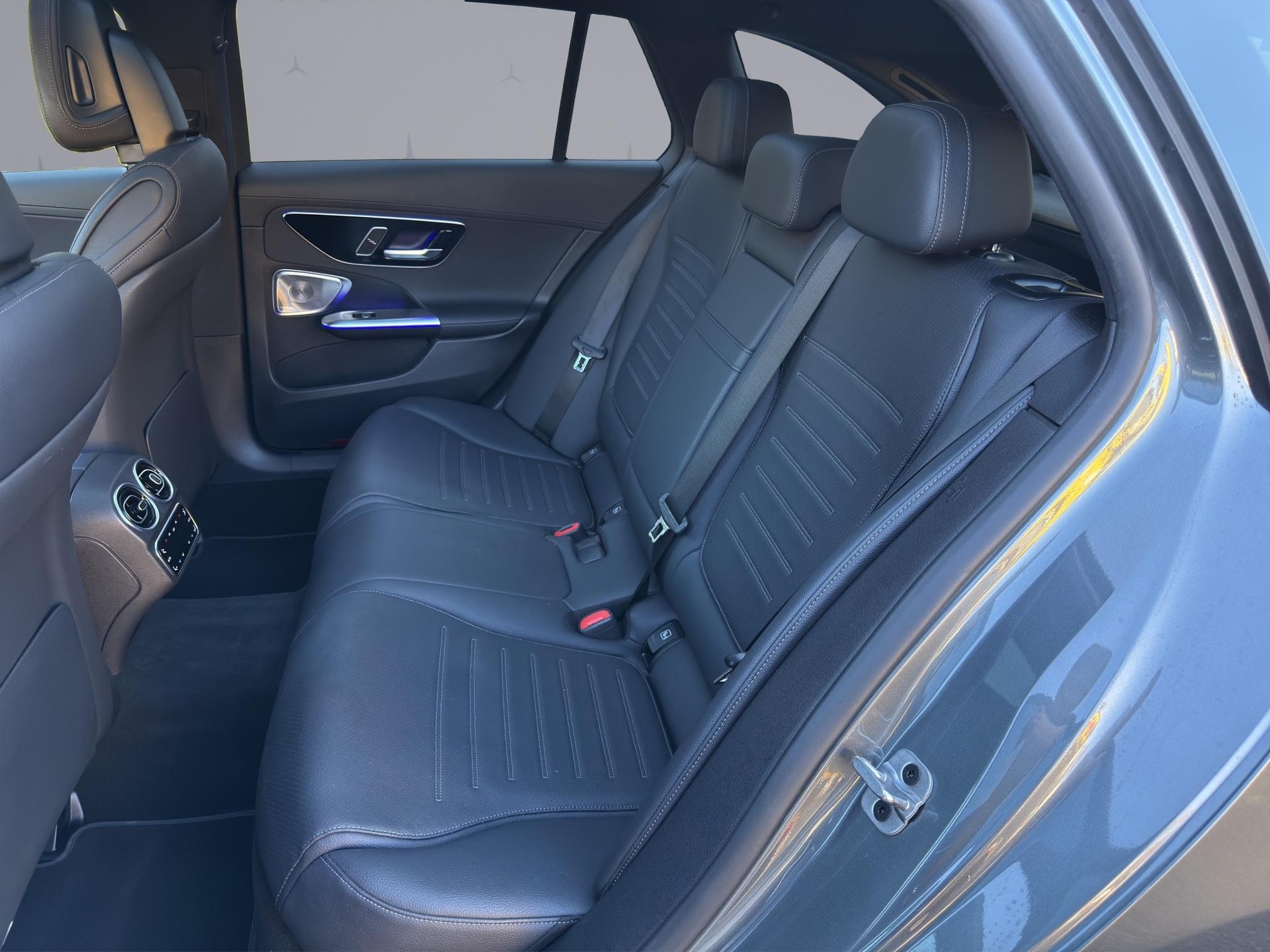 MERCEDES-BENZ C 300 Avantgarde 4matic Kombi-image-12