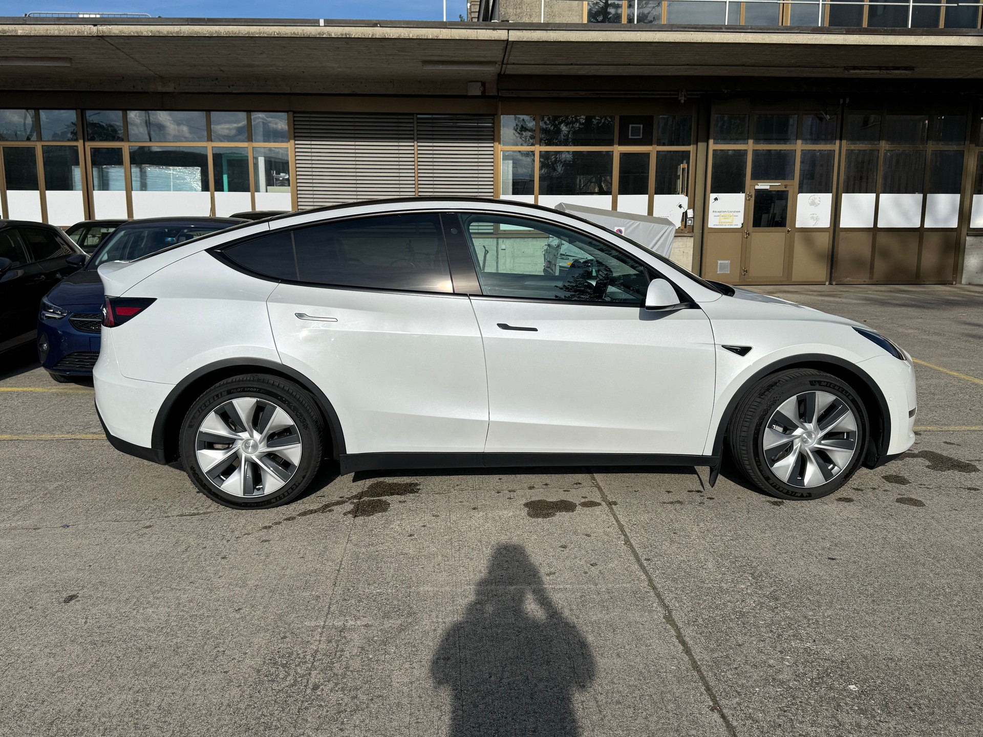 TESLA Model Y Long Range-image-5