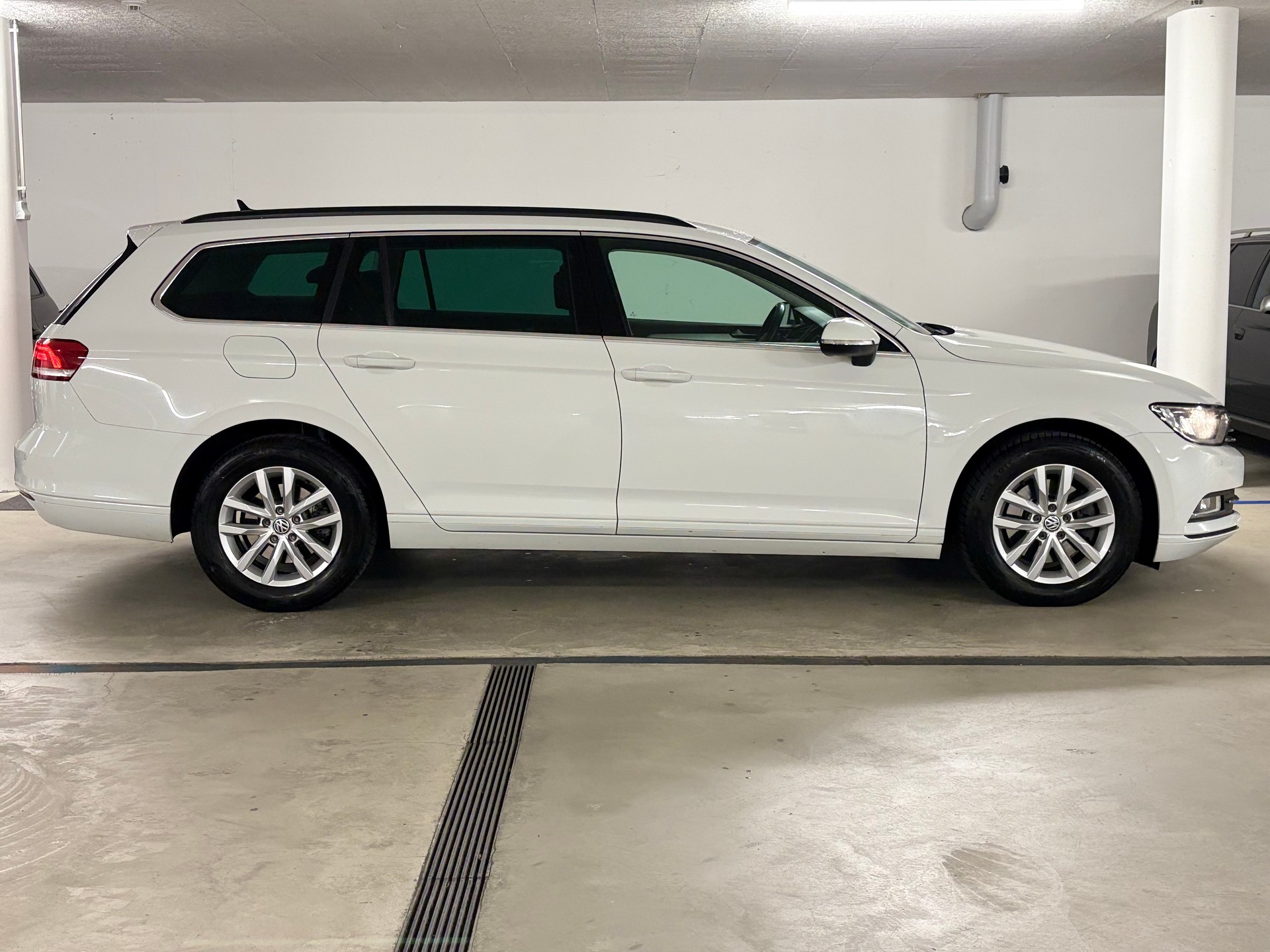 VW Passat Variant 2.0 TDI BMT Trendline DSG Frisch ab MFK (04.2026)-image-3
