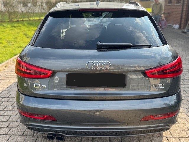 AUDI Q3 2.0 TFSI quattro S-tronic-image-2