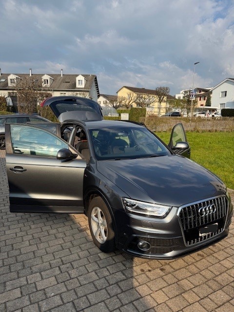 AUDI Q3 2.0 TFSI quattro S-tronic-image-1