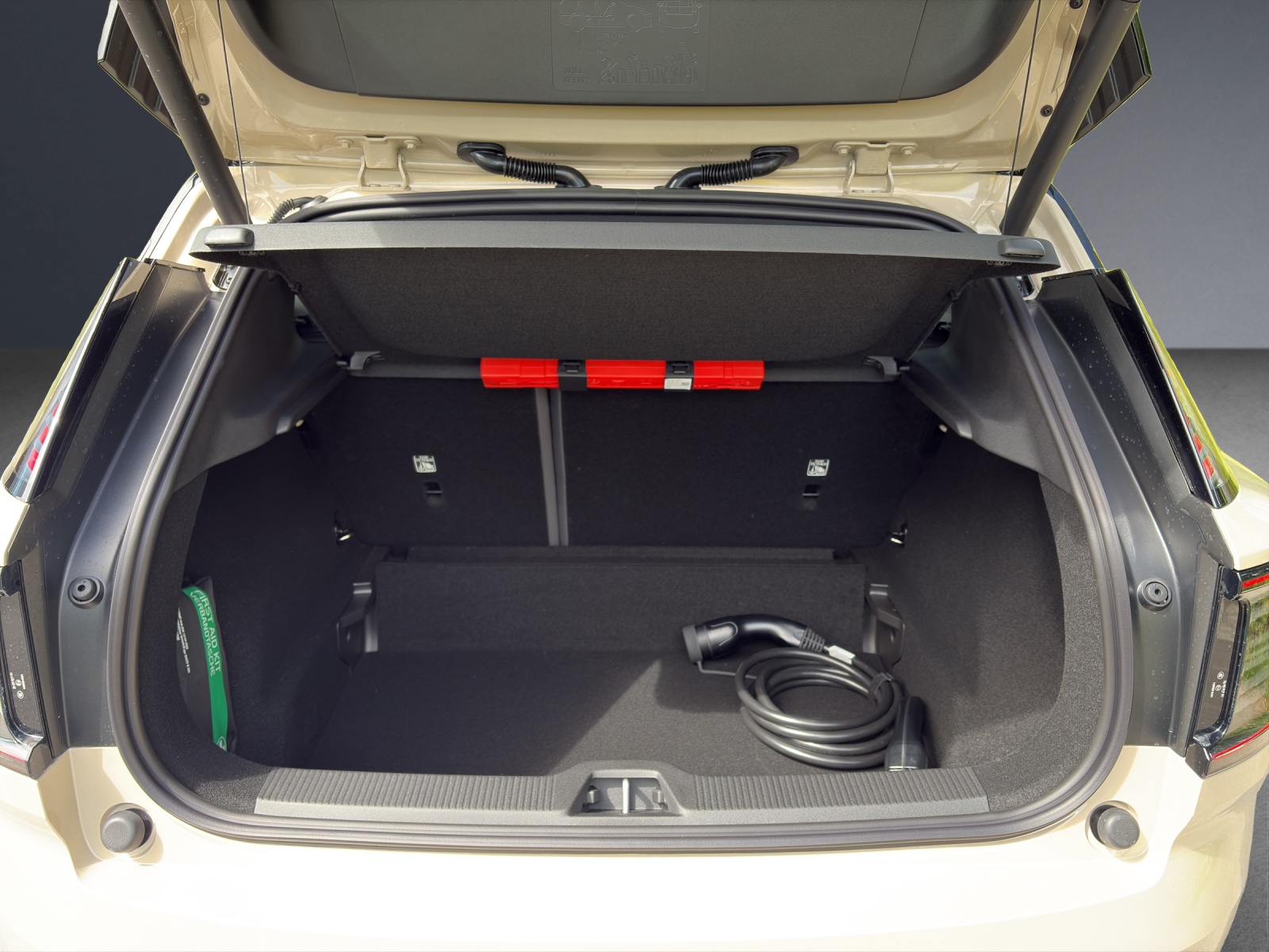 VOLVO EX30 E60 69kWh Twin Ultra-image-10