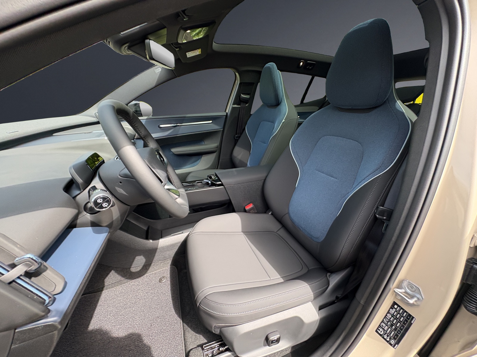 VOLVO EX30 E60 69kWh Twin Ultra-image-5