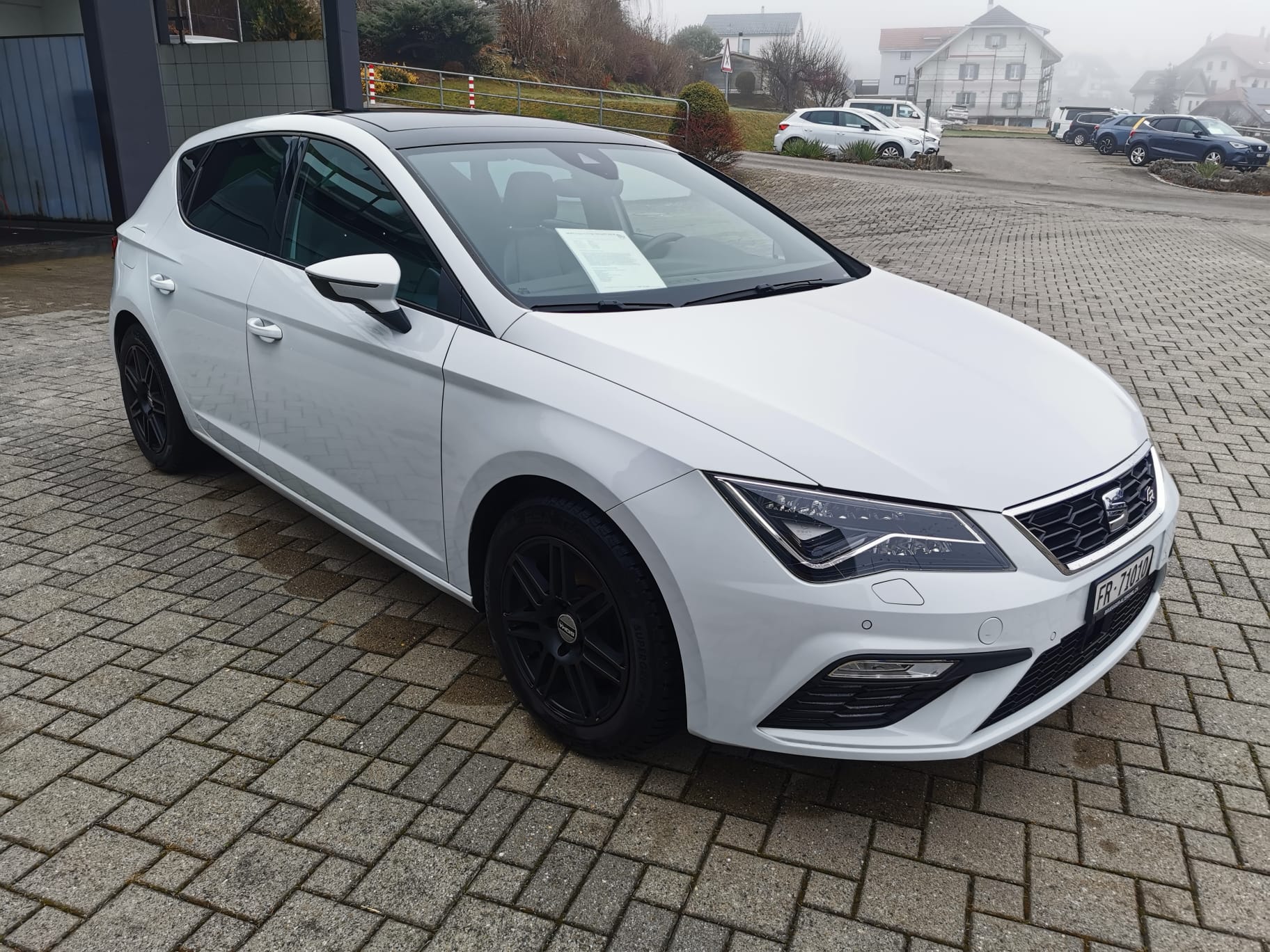 SEAT Leon-image-3