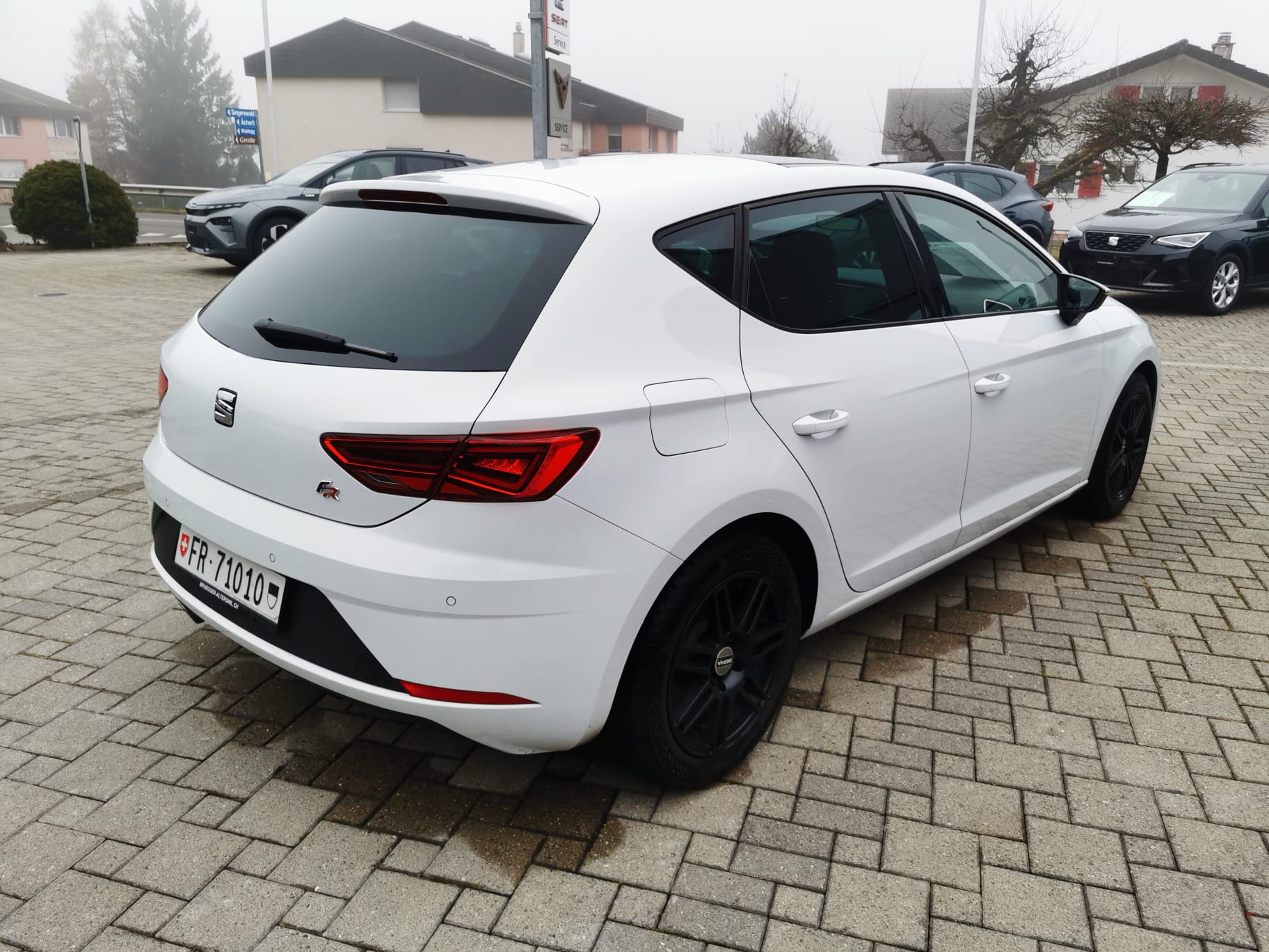 SEAT Leon-image-2