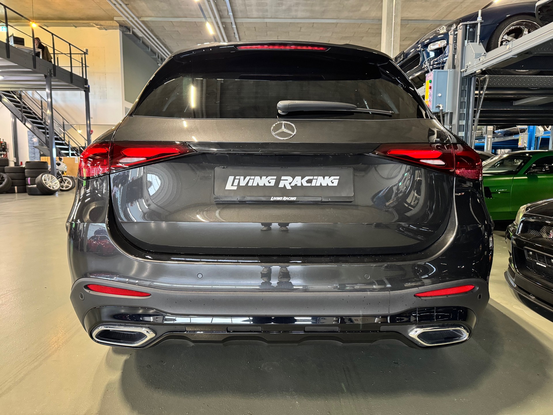 MERCEDES-BENZ GLC 200 4Matic AMG Line-image-3
