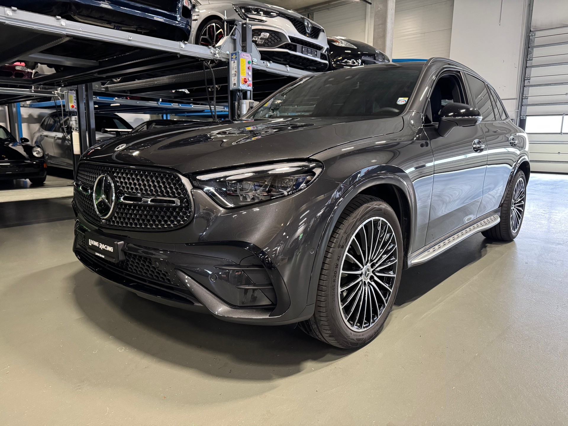 MERCEDES-BENZ GLC 200 4Matic AMG Line-image-1