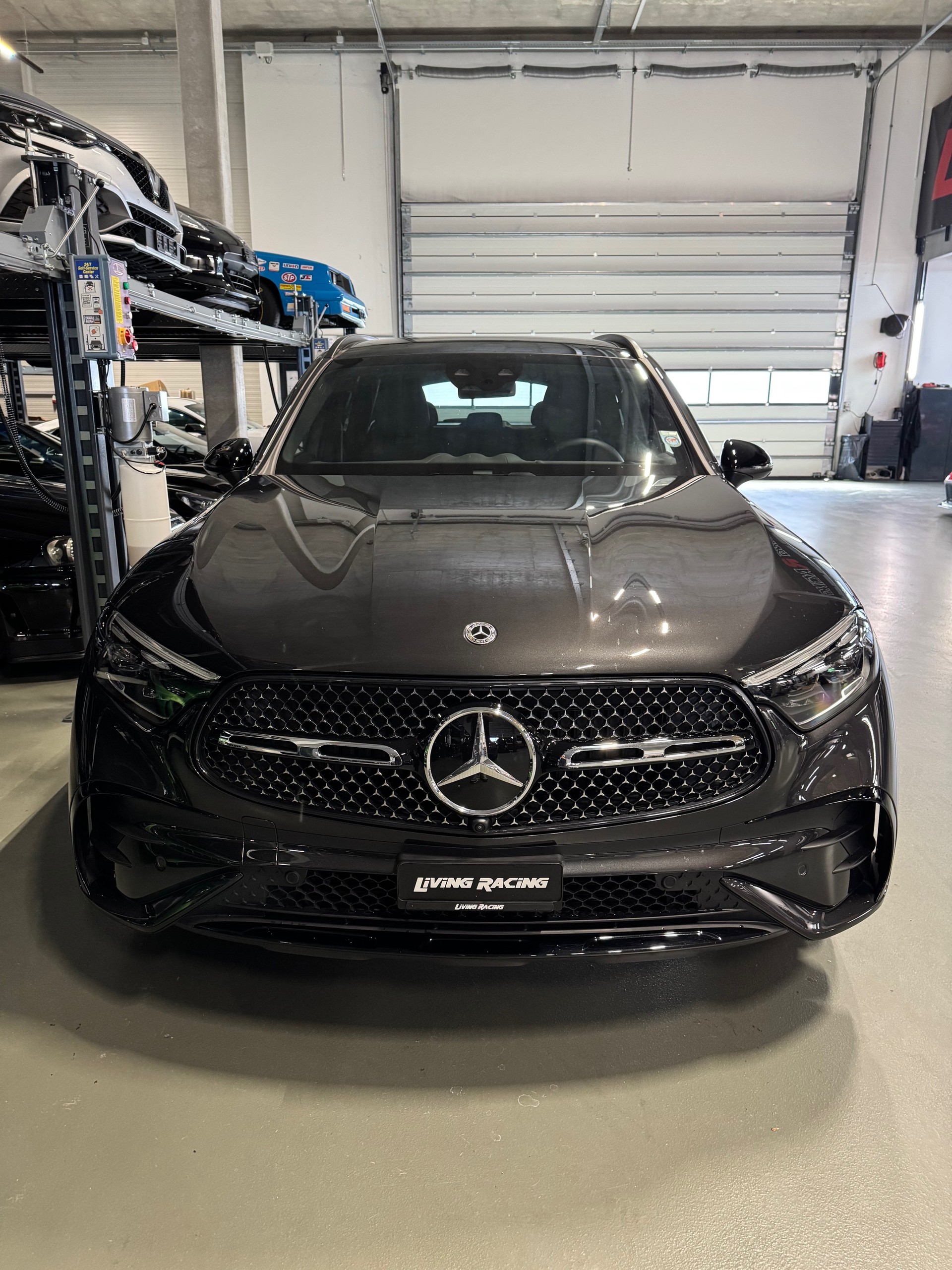 MERCEDES-BENZ GLC 200 4Matic AMG Line-image-4