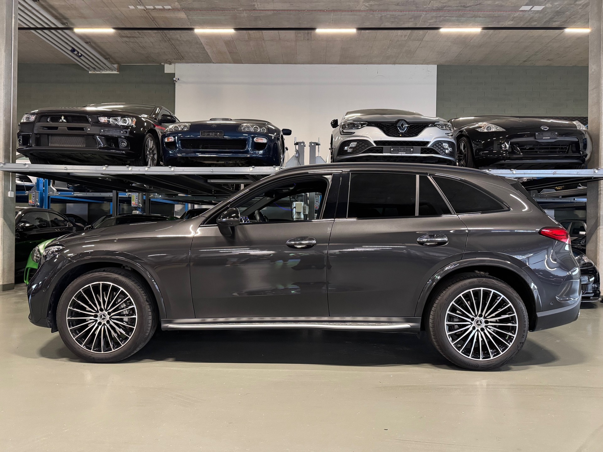 MERCEDES-BENZ GLC 200 4Matic AMG Line-image-0