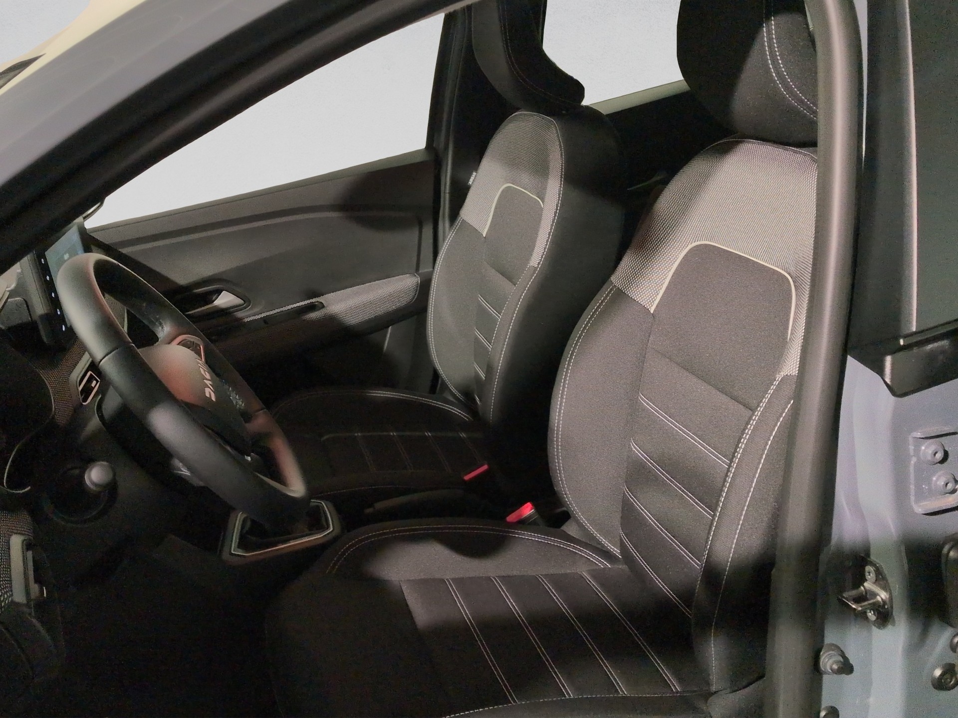 DACIA Sandero TCe 90 Expression CVT-image-8