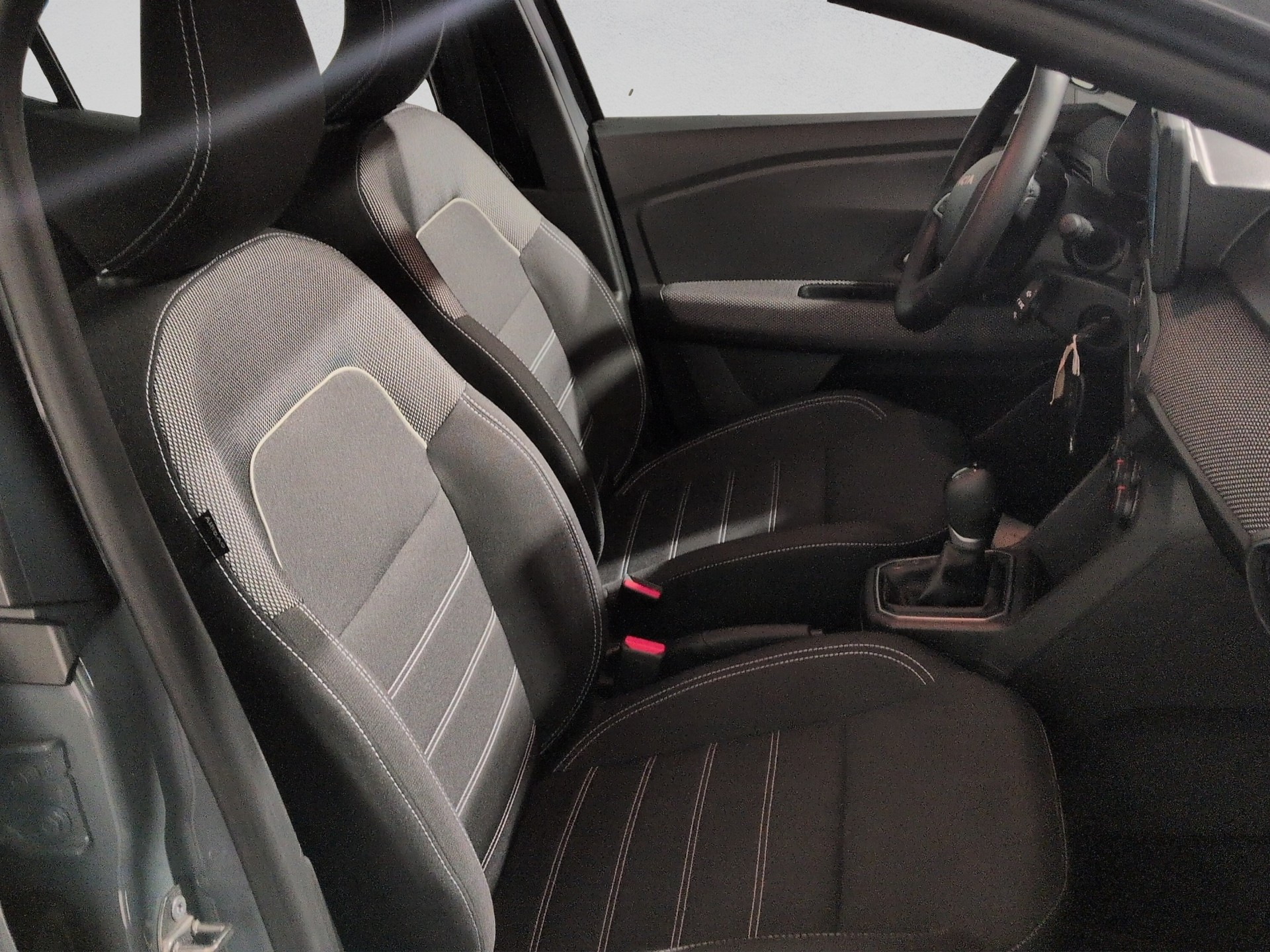DACIA Sandero TCe 90 Expression CVT-image-16