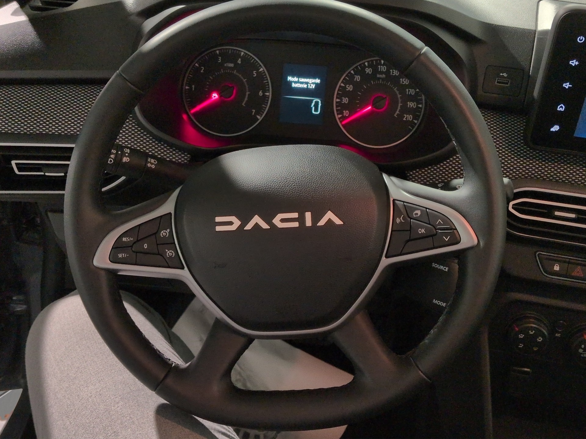 DACIA Sandero TCe 90 Expression CVT-image-9