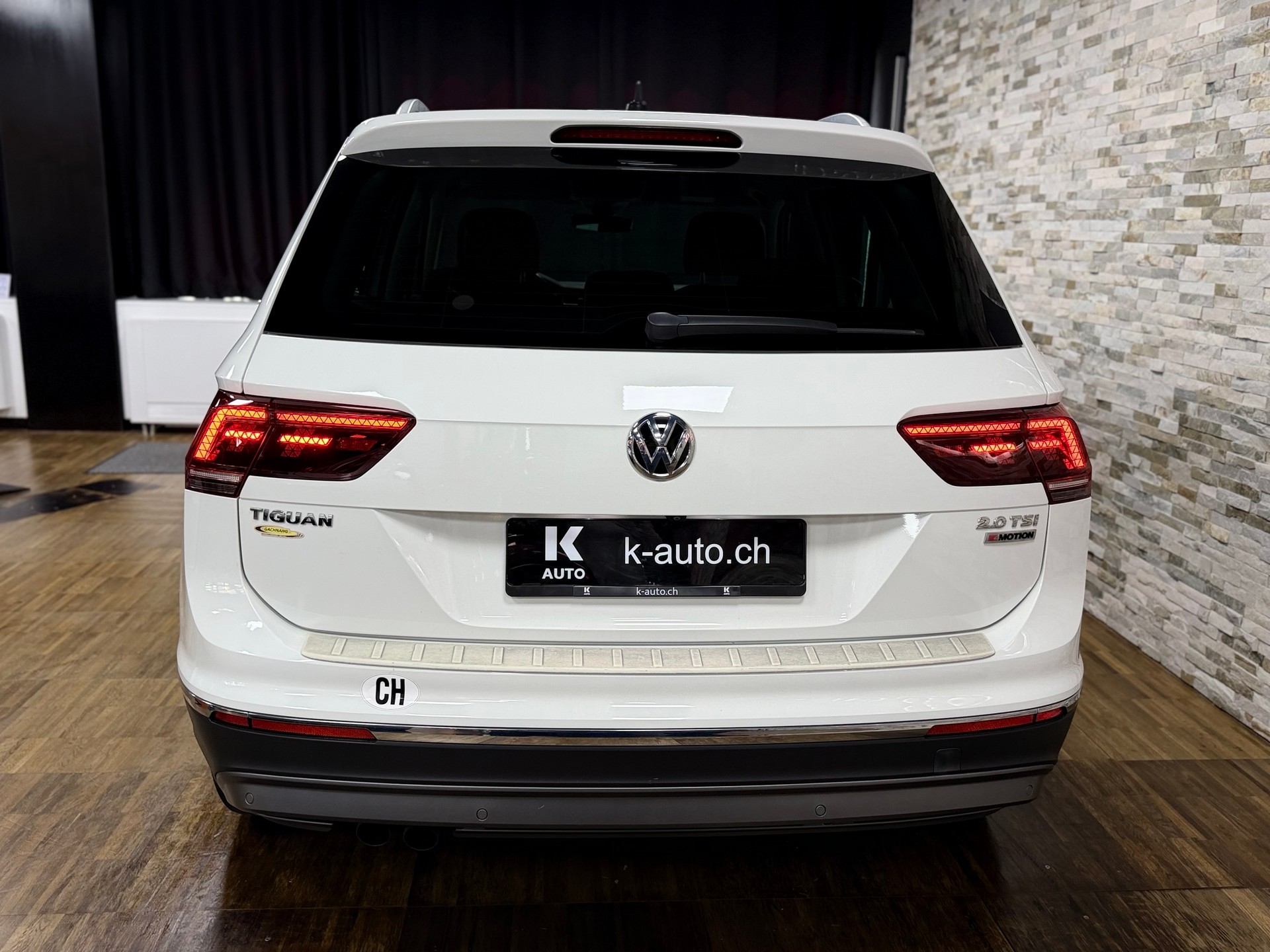 VW Tiguan 2.0TSI Highline 4Motion DSG-image-2