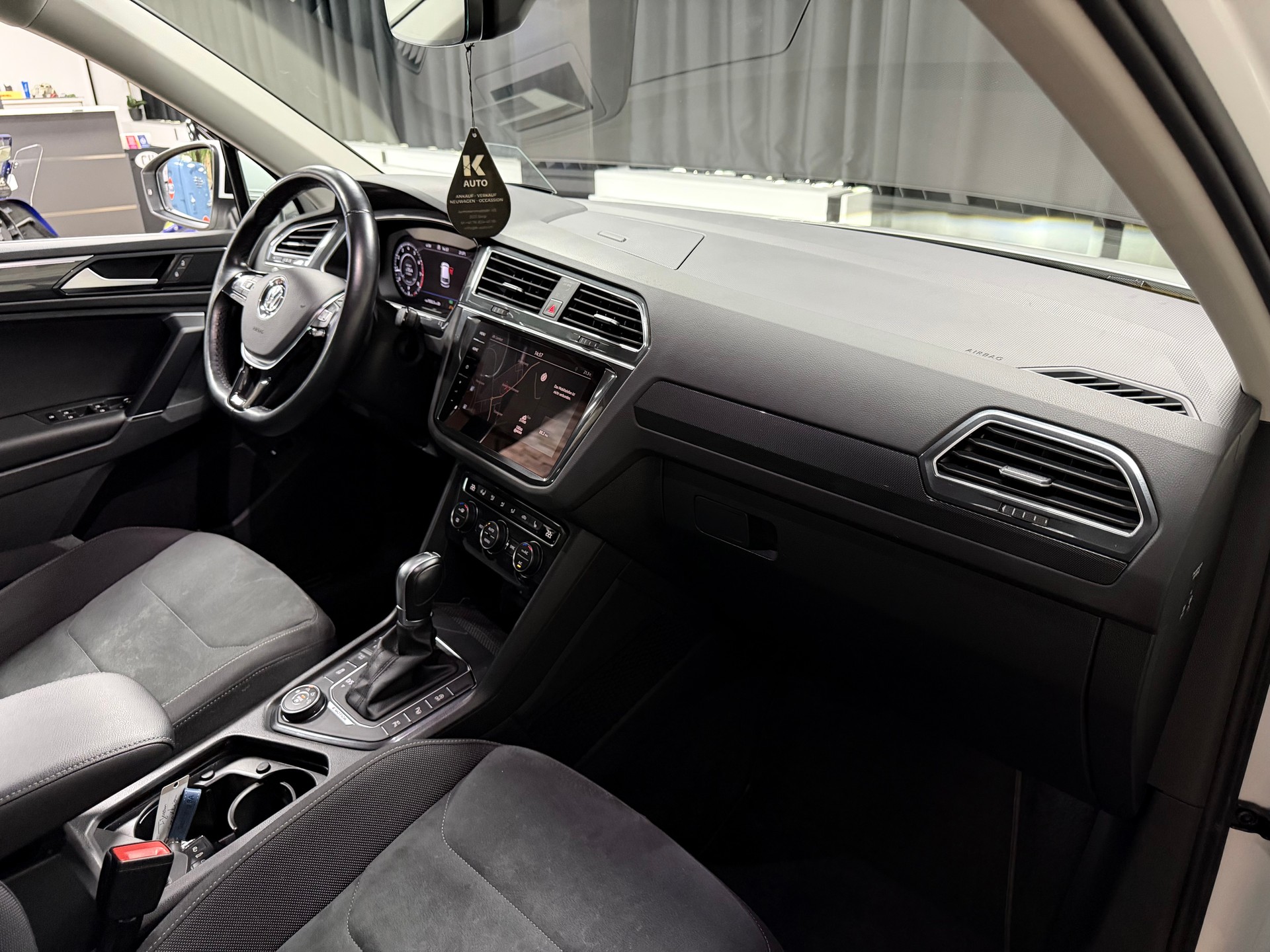VW Tiguan 2.0TSI Highline 4Motion DSG-image-30