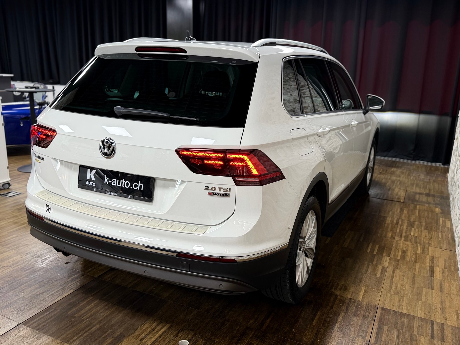 VW Tiguan 2.0TSI Highline 4Motion DSG-image-3