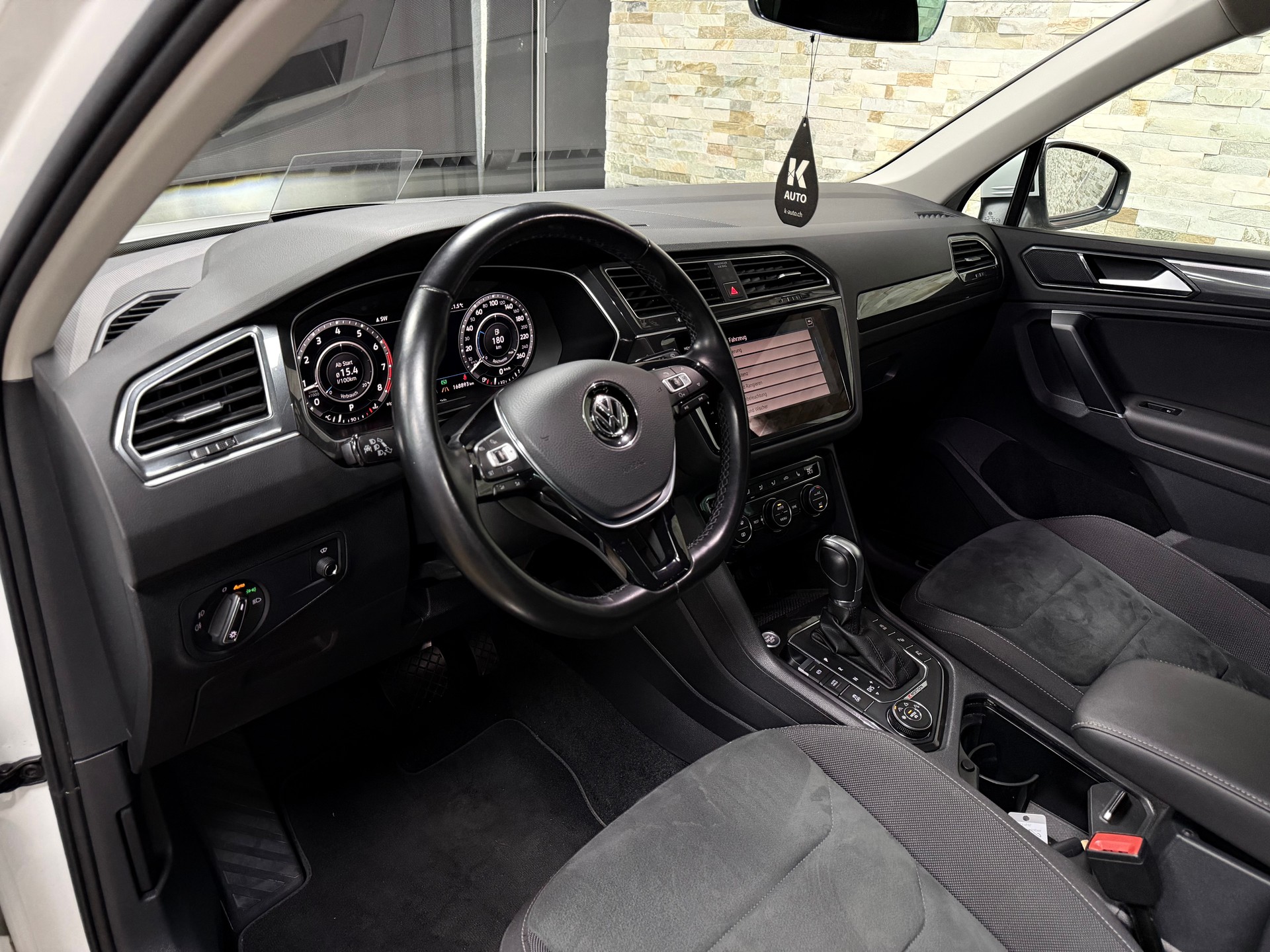 VW Tiguan 2.0TSI Highline 4Motion DSG-image-12