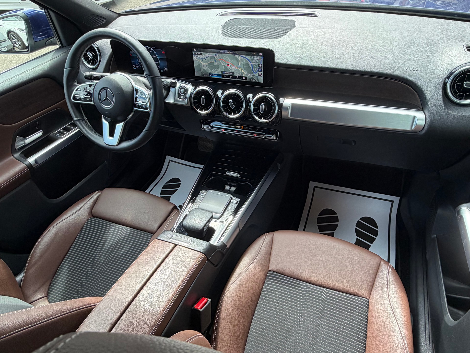 MERCEDES-BENZ GLB 220 d 4Matic Progressive 8G-Tronic-image-12