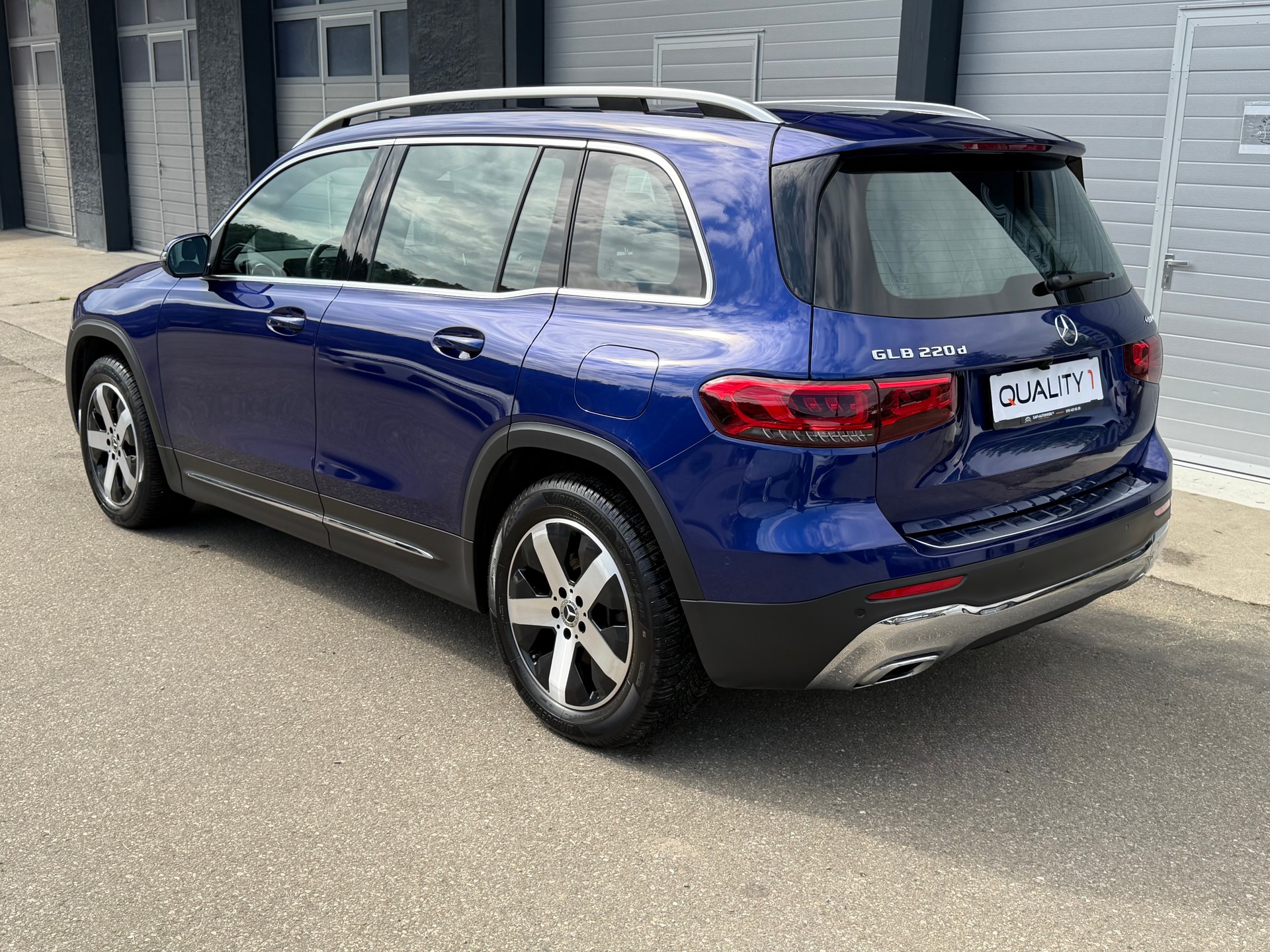 MERCEDES-BENZ GLB 220 d 4Matic Progressive 8G-Tronic-image-3
