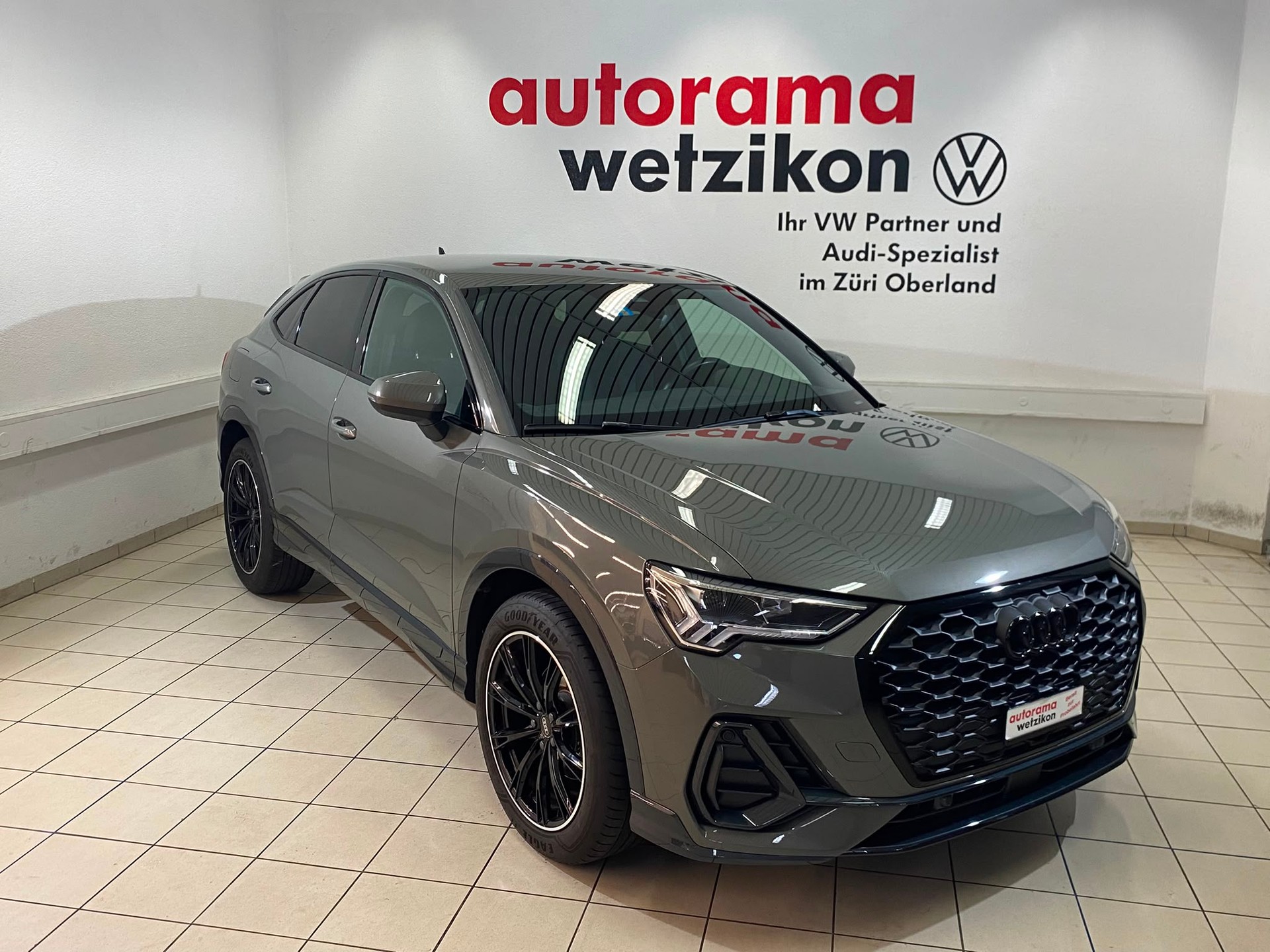 AUDI Q3 Sportback 35 TFSI Attraction S-tronic-image-0