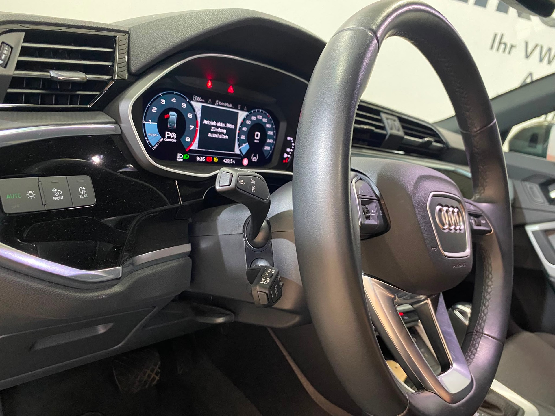 AUDI Q3 Sportback 35 TFSI Attraction S-tronic-image-5