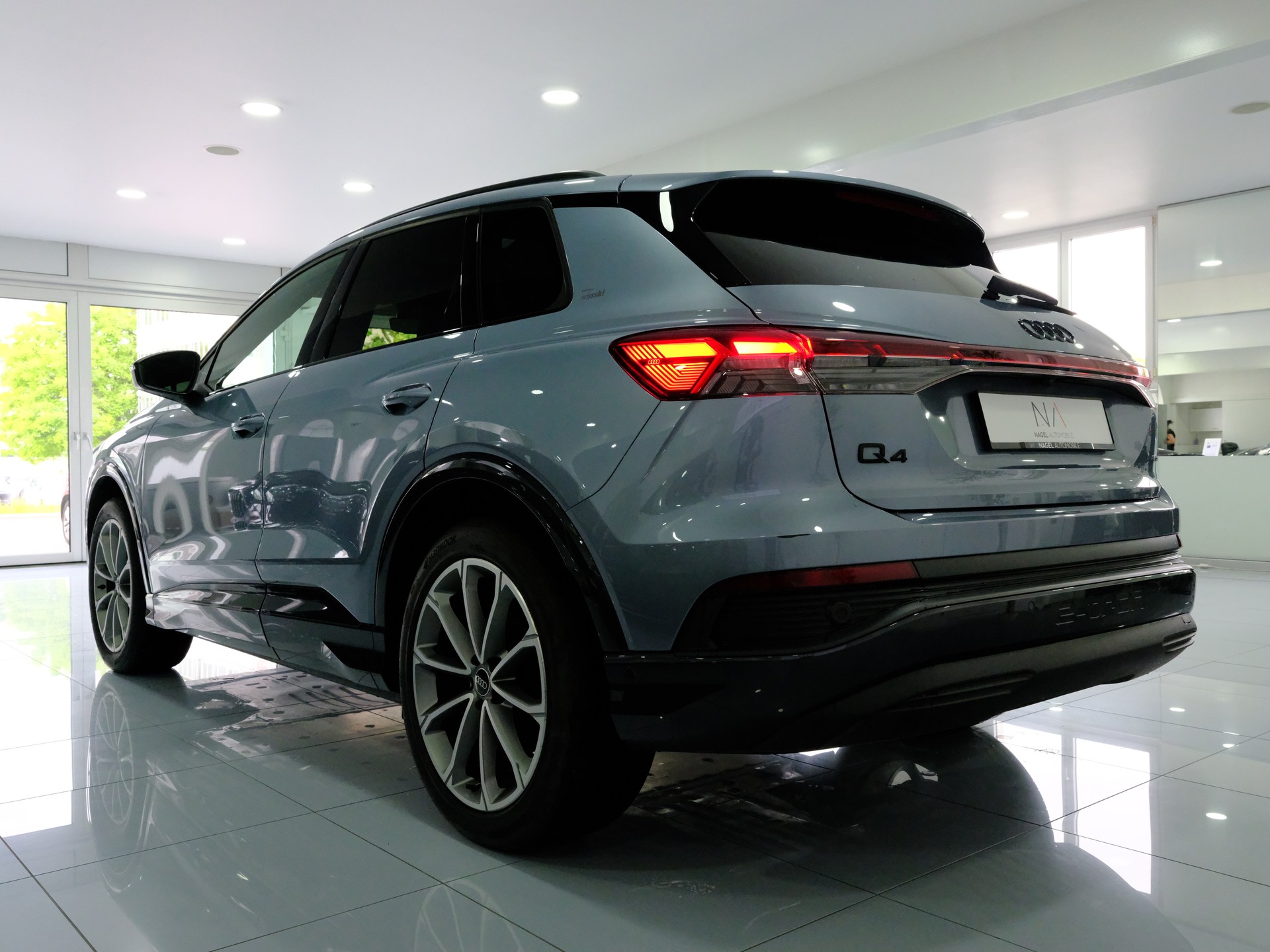AUDI Q4 Sportback e-tron 45 quattro-image-4