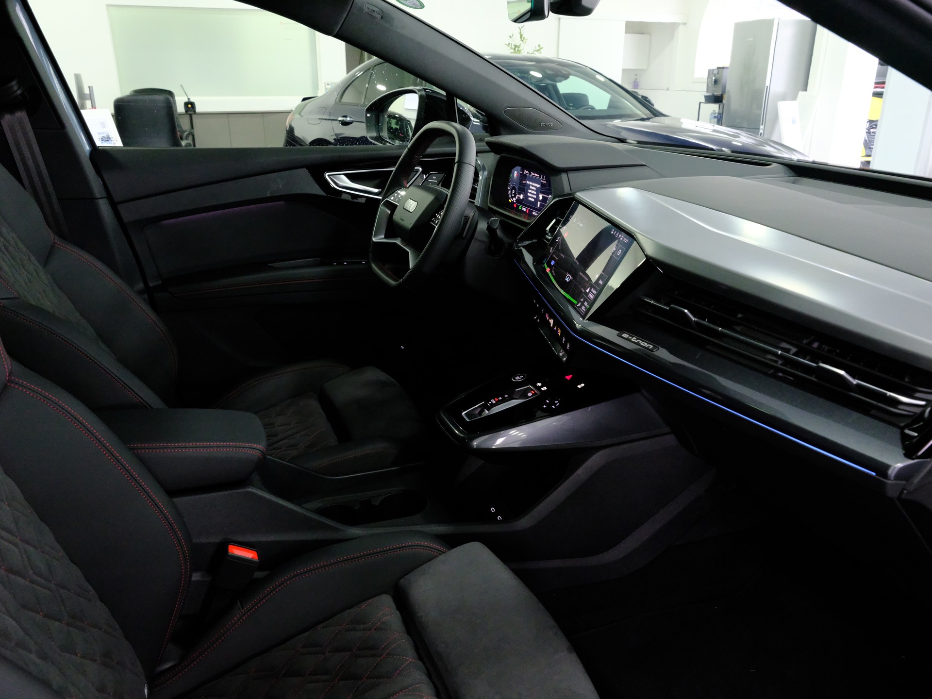 AUDI Q4 Sportback e-tron 45 quattro-image-22