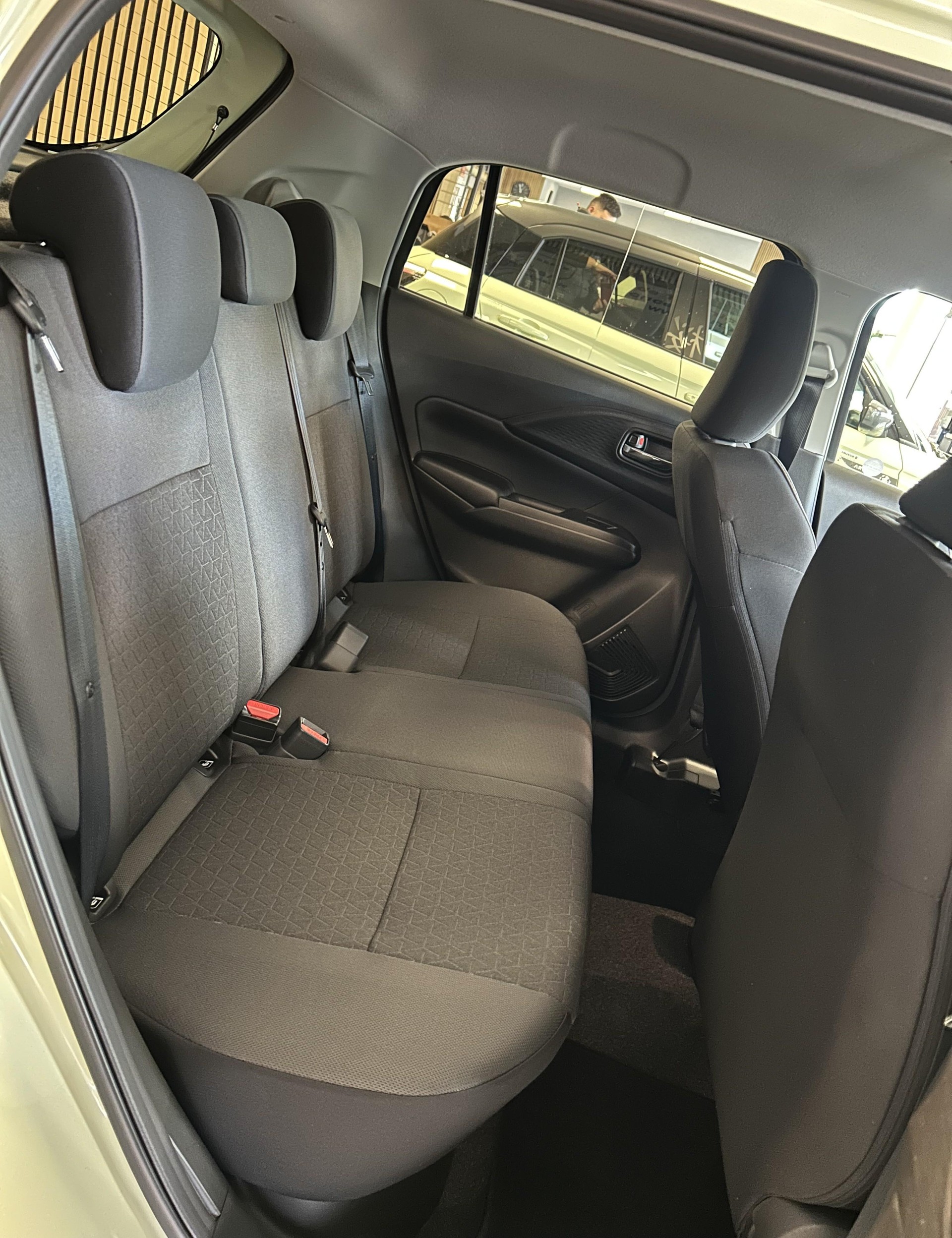 SUZUKI Swift 1.2 Sakura Hybrid-image-14